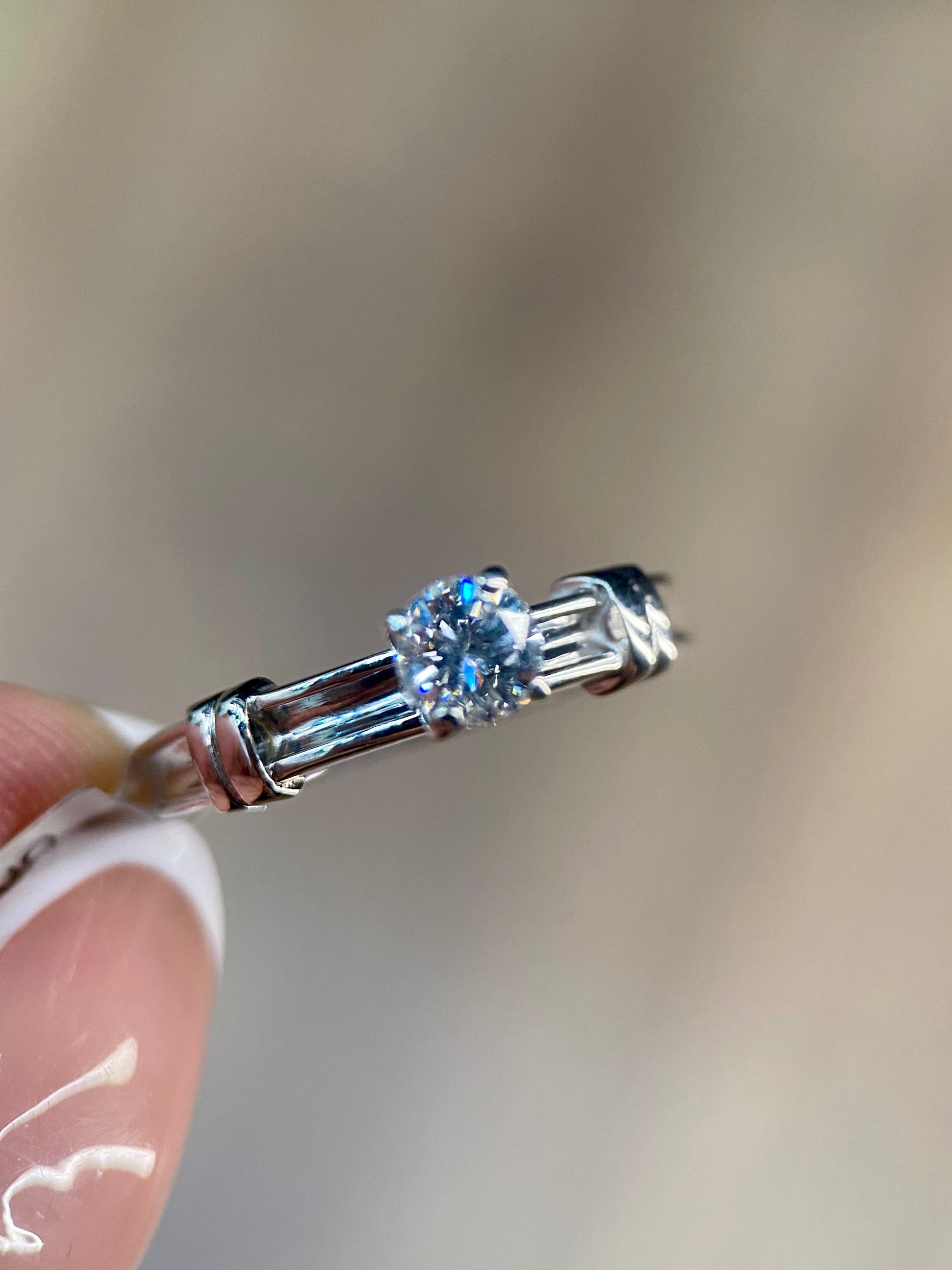 Oro Blanco 14k Redondo 0.37ct de Diamante Natural                                                  Anillo Compromiso OF2302