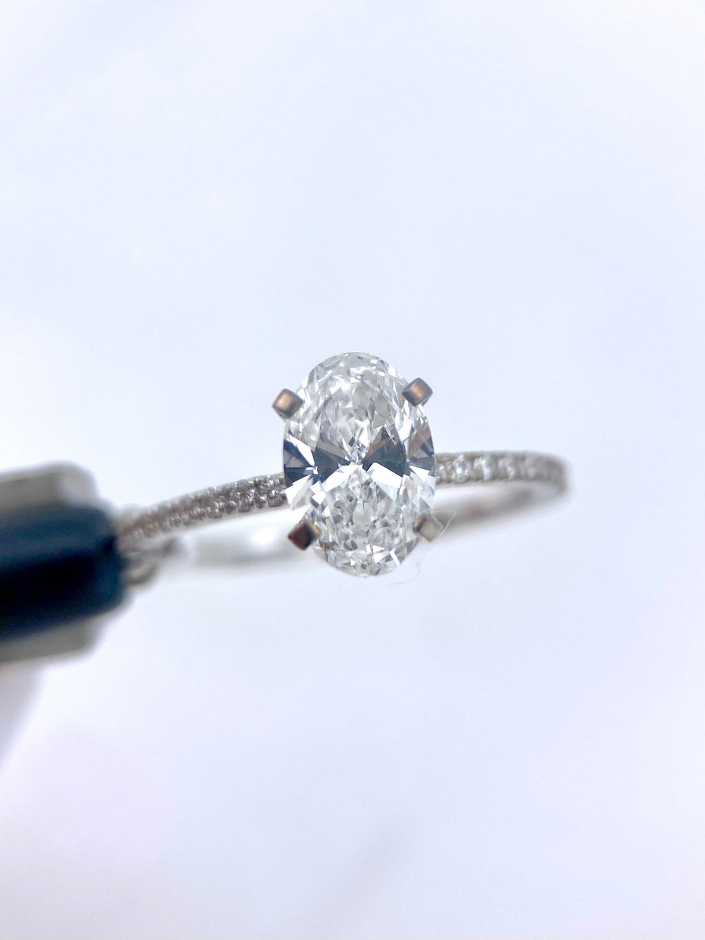 Diamante Laboratorio IGI Oval 1.00ct+0.16ct Oro Blanco-Anillo de Compromiso