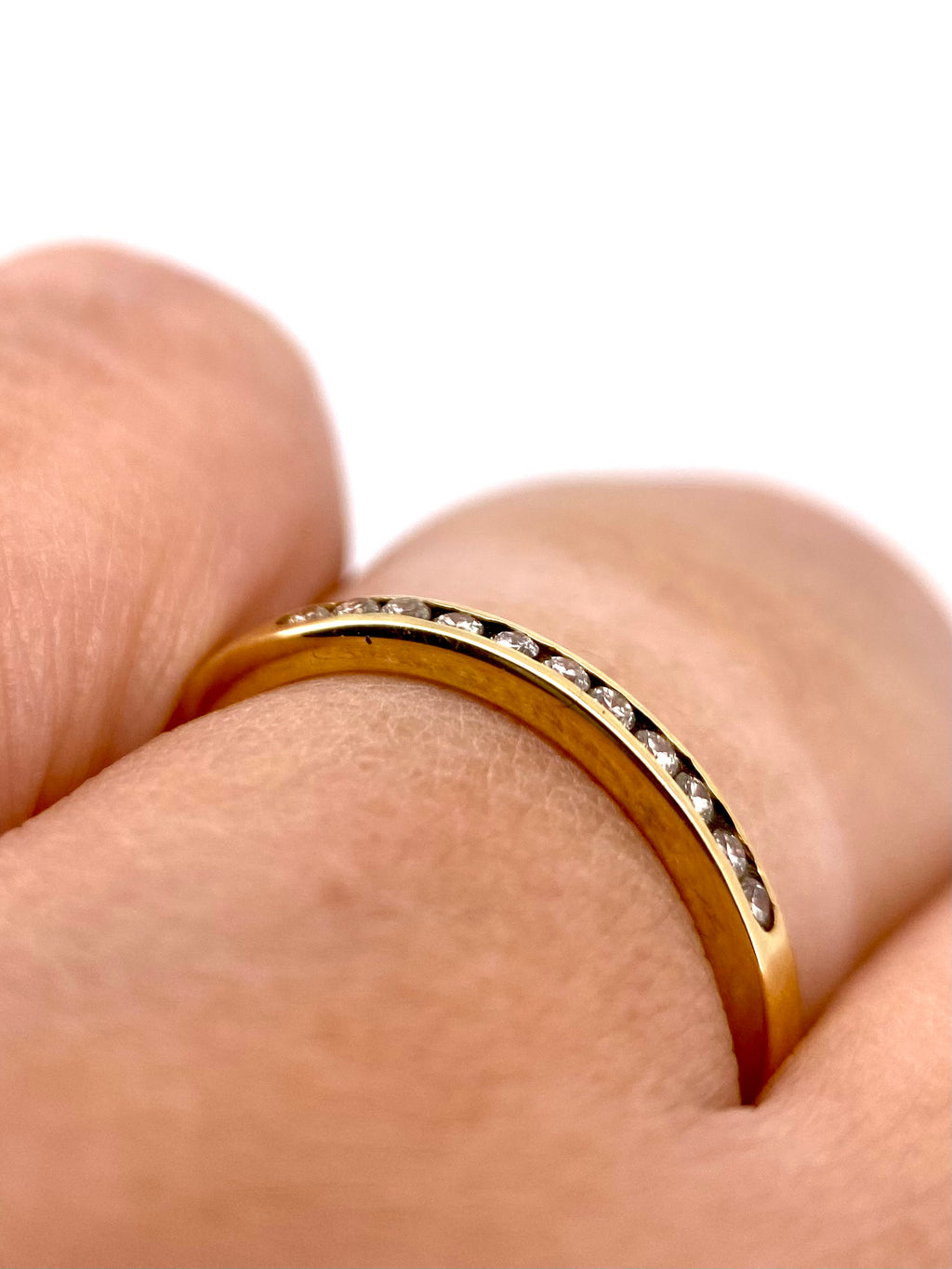 Churumbela Redonda 0.14ct Oro 14k Amarillo.            OF2322