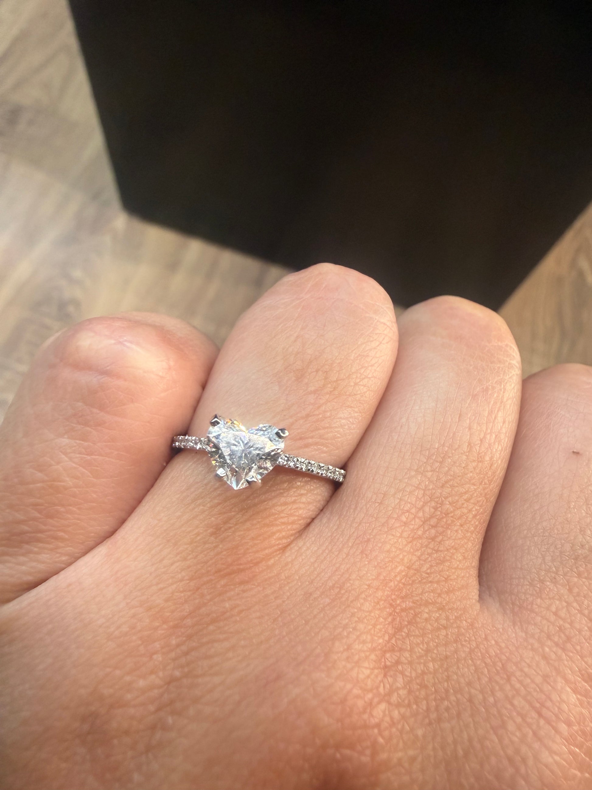 Diamante Laboratorio IGI Corazon 1.01ct+0.16ct Oro Amarillo-Anillo de Compromiso