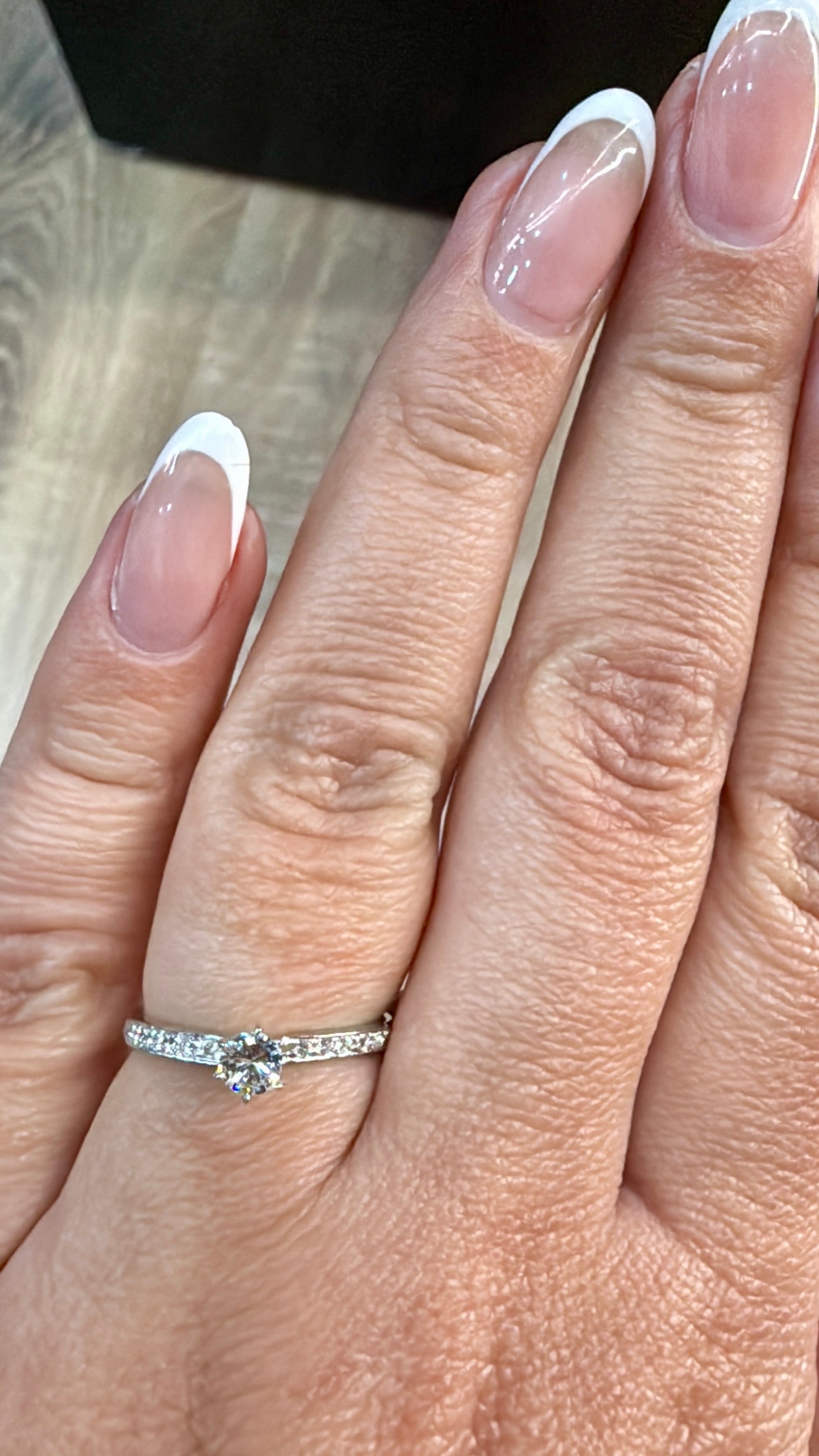 Oro Blanco 14k Redondo 0.20ct + 0.10ct Lde Diamantes Naturales                            Anillo Compromiso OF2307