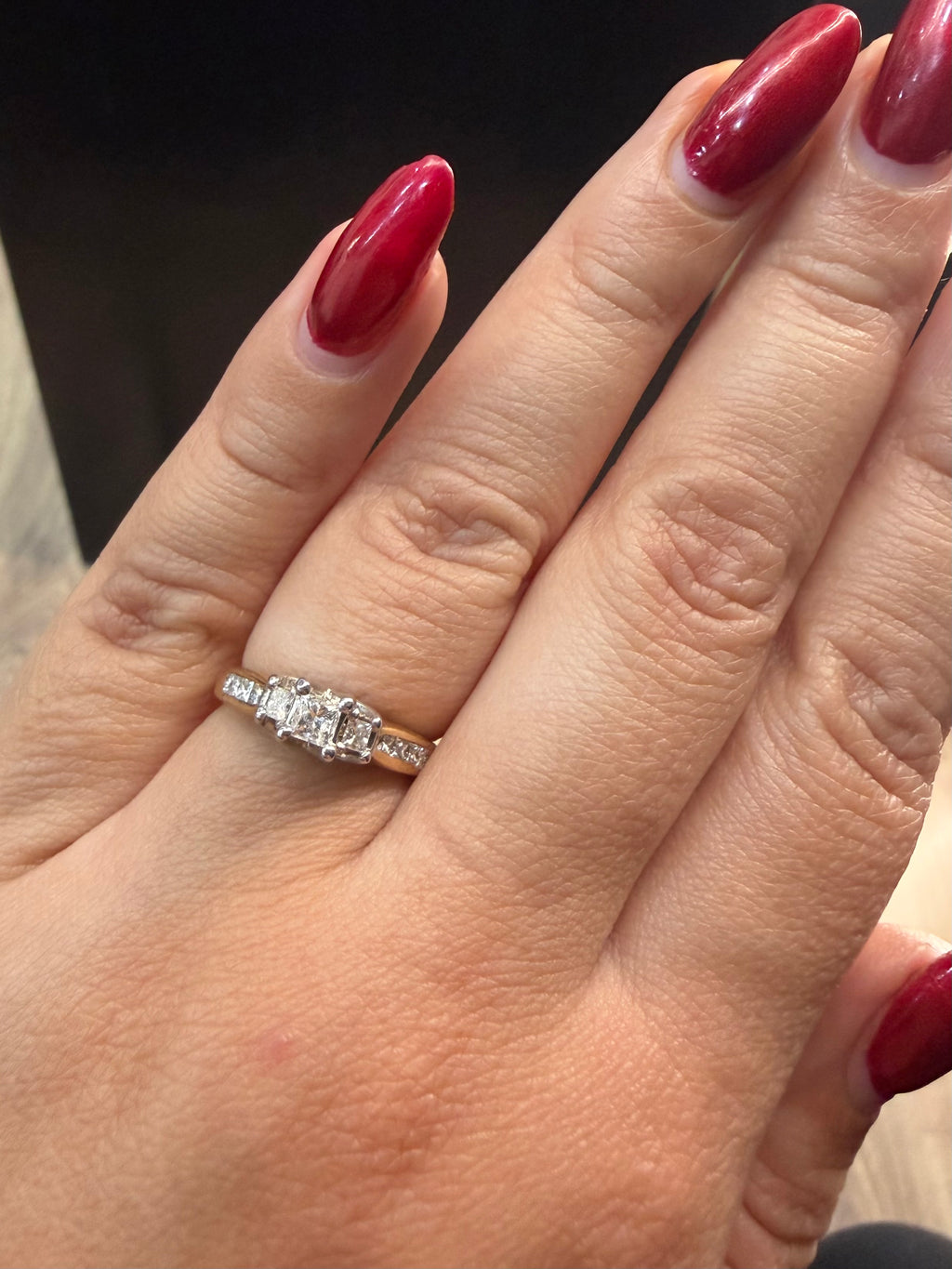 Oro Blanco 14k Princes 0.20ct + 0.35ct de Diamante Natural.                                                  Anillo Compromiso OF1713
