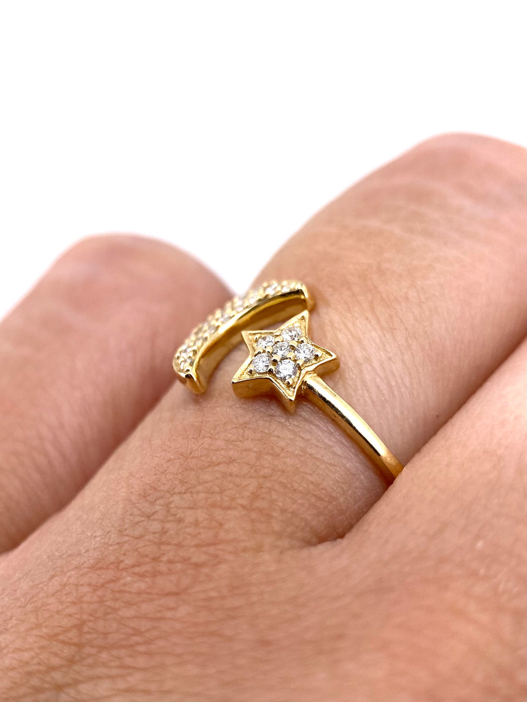 Churumbela Luna y Estrella 0.15ct Oro 14k Amarillo.            OF2350
