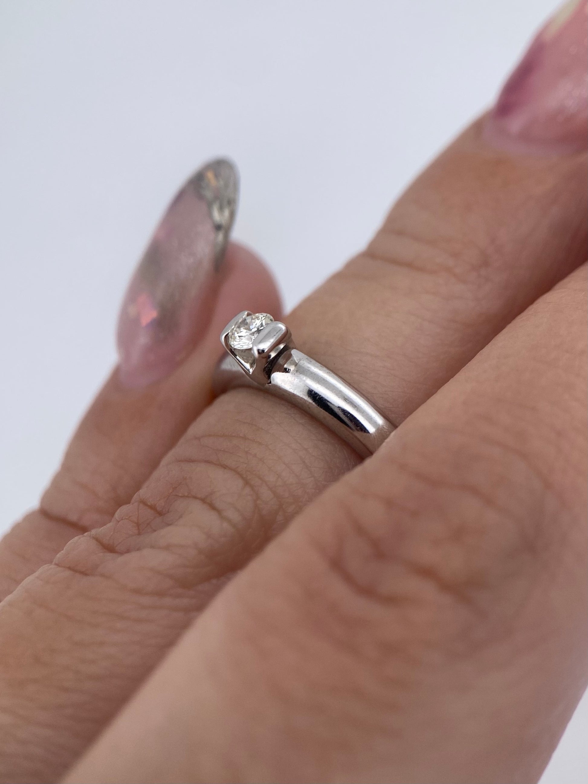 Oro Blanco 14k Redondo 0.11ct de Diamante Natural                                                  Anillo Compromiso OF1503