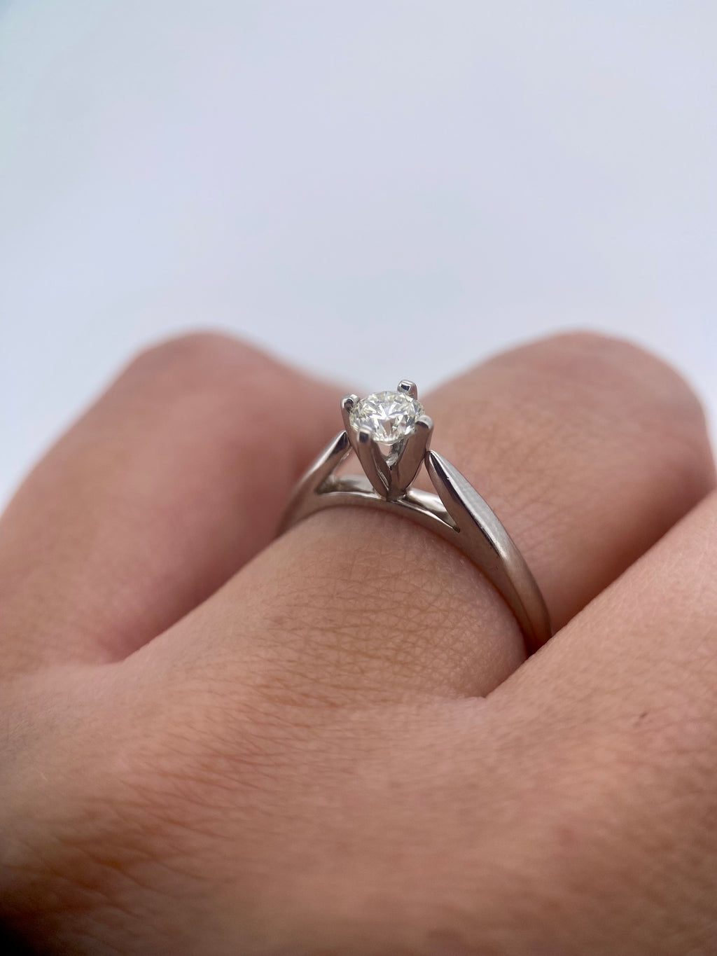 Oro Blanco 14k Redondo 0.40ct de Diamante Natural.                                                  Anillo Compromiso OF1873