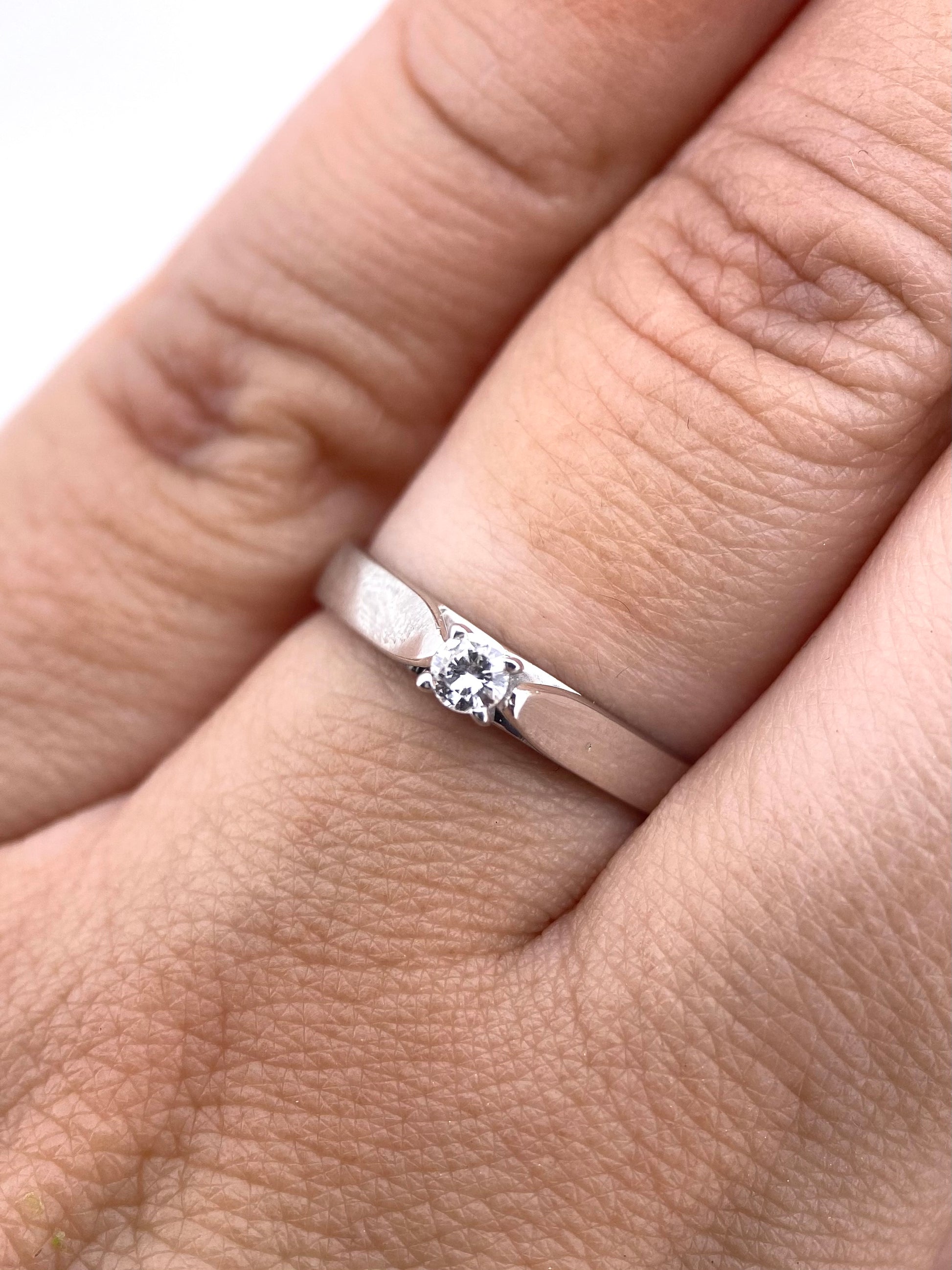 Oro Blanco 14k Redondo 0.09ct de Diamante Natural                                                  Anillo Compromiso OF2334