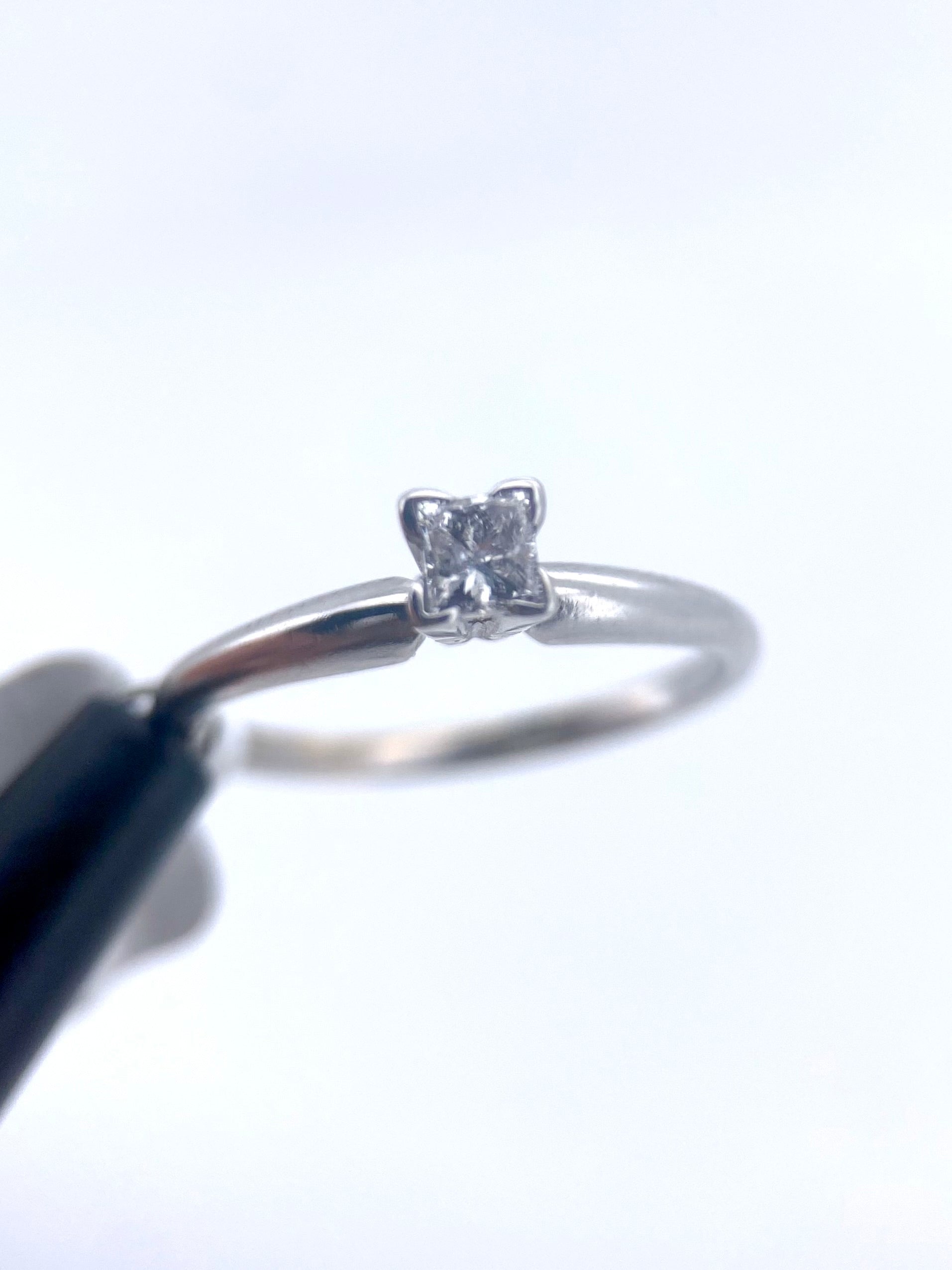 Oro Blanco 14k Princess 0.20ct de Diamante                                       Anillo Compromiso OF1239