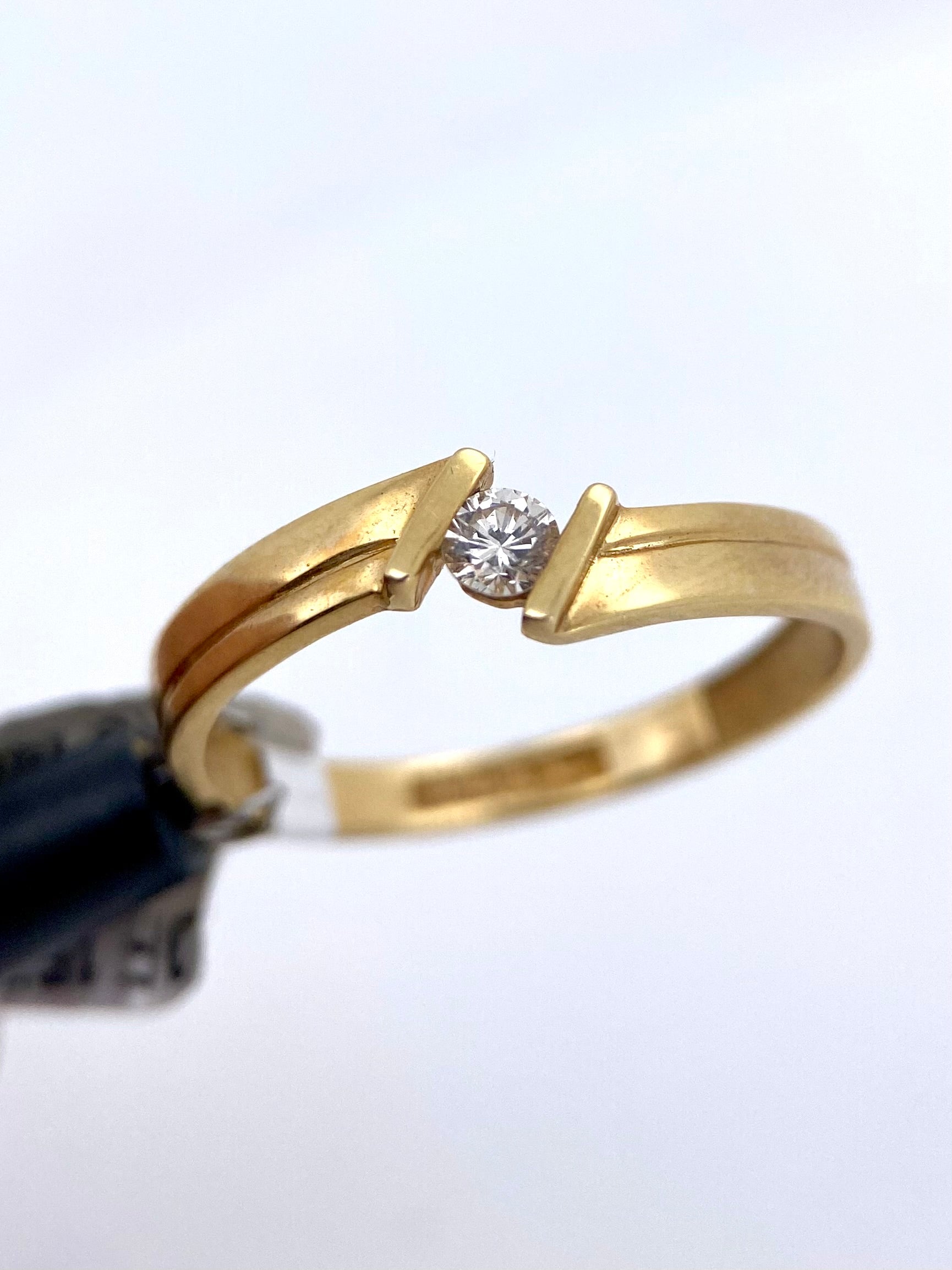 Oro Amarillo 14k Redondo 0.10ct de Diamante Natural                                                   Anillo Compromiso OF1577