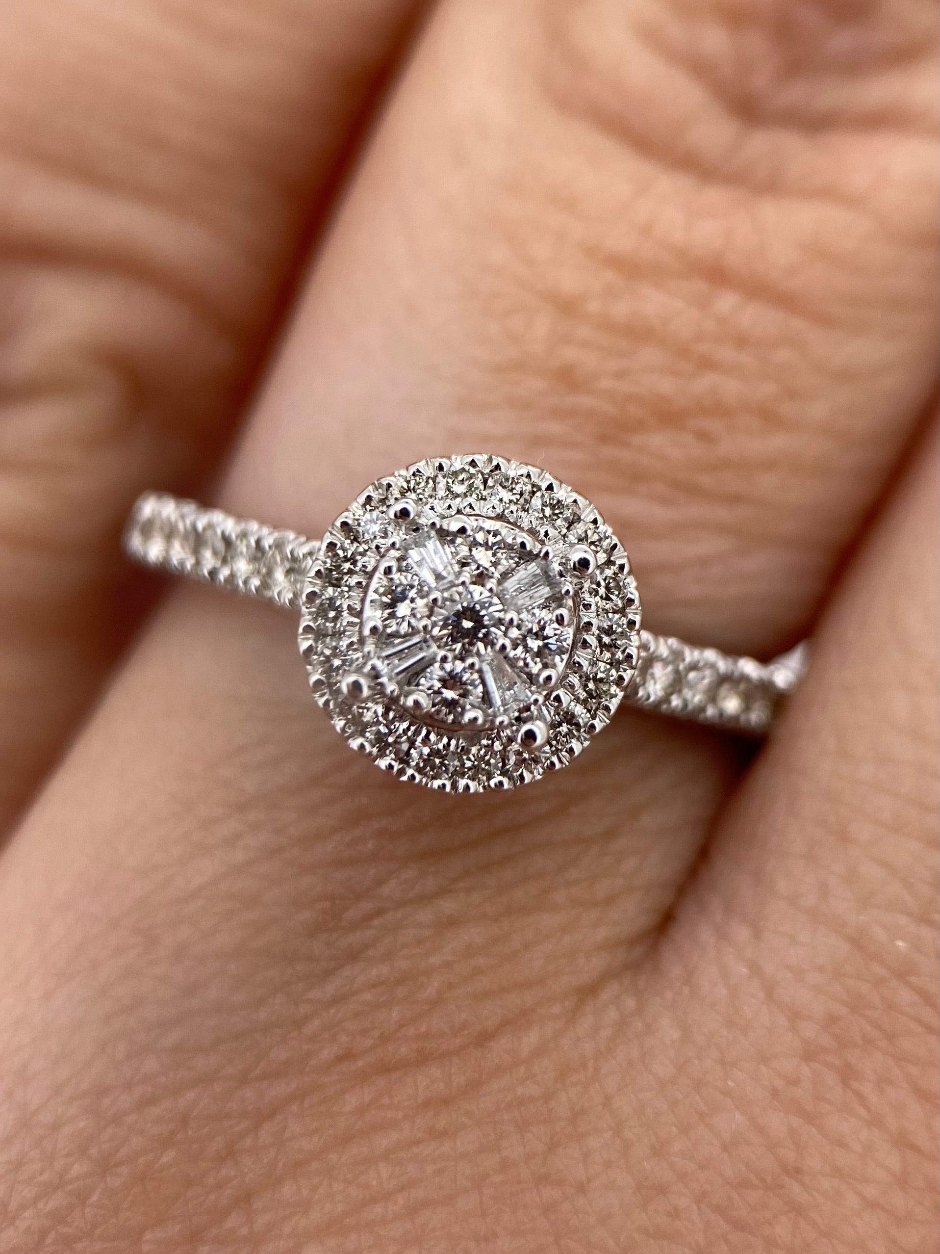 Oro Blanco 14k Redondo 0.43ct de Diamantes Naturales                            Anillo Compromiso OF2252