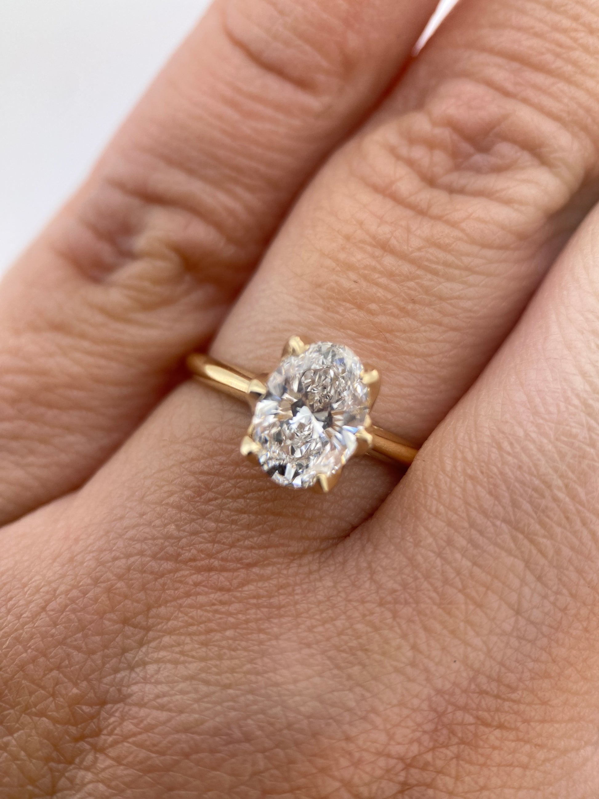 Diamante Laboratorio IGI Oval 2.00ct Oro 14k Amarillo-Anillo de Compromiso