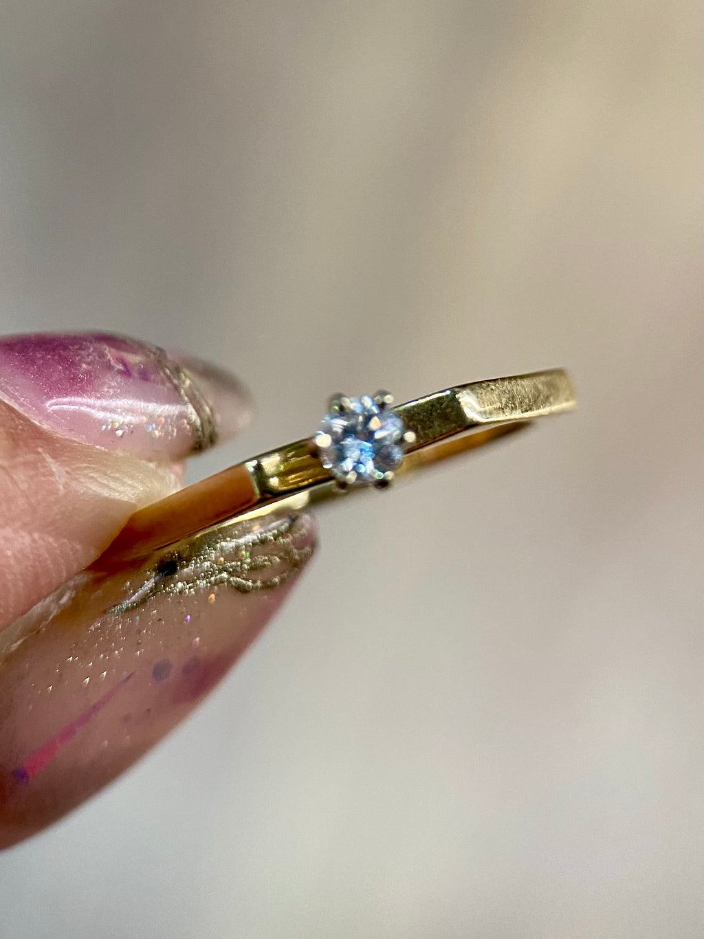 Oro Amarillo 14k Redondo 0.10ct de Diamante Natural                              Anillo Compromiso OF1454