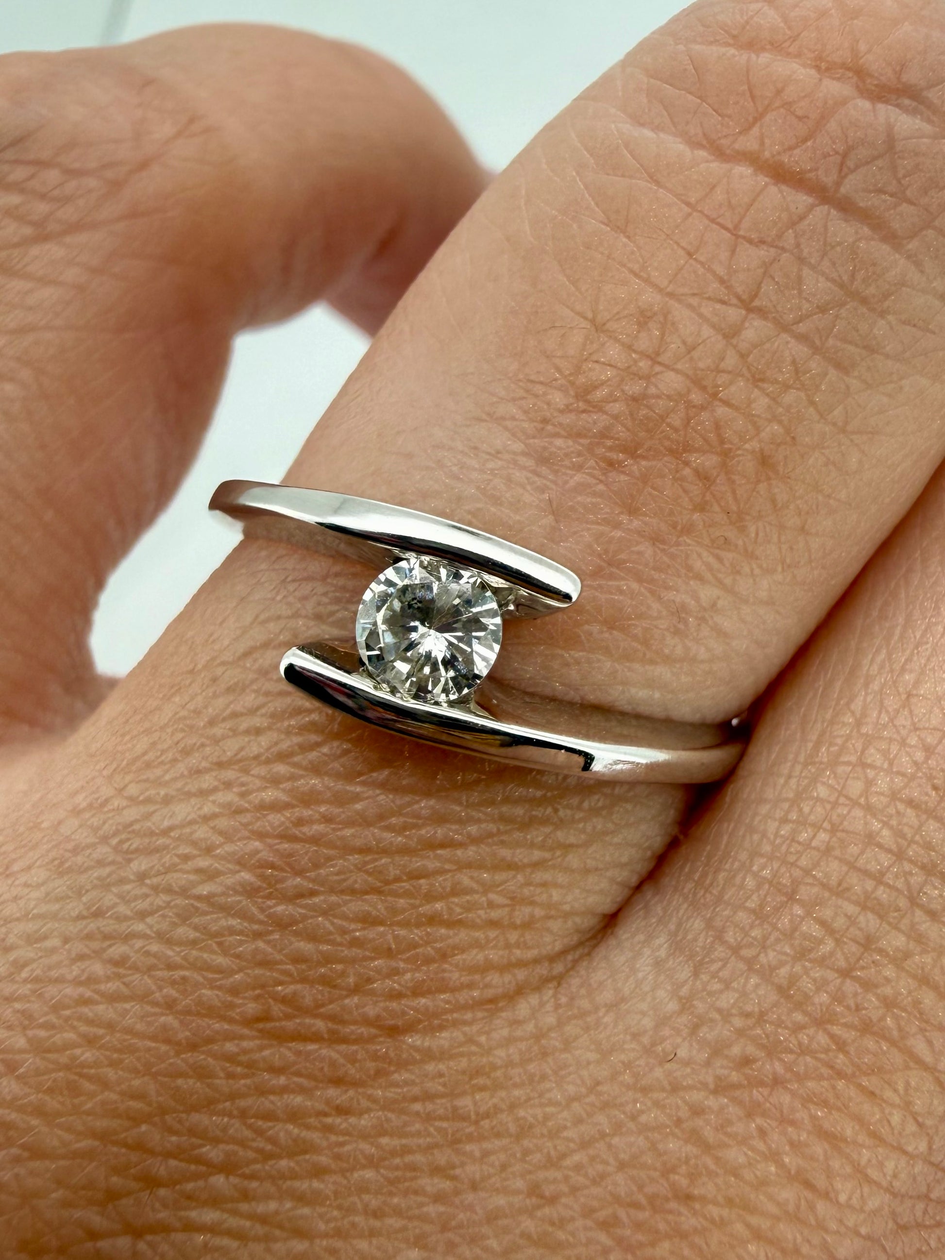 Oro Blanco 14k Redondo 0.19ct de Diamante Natural                                                   Anillo Compromiso OF2169