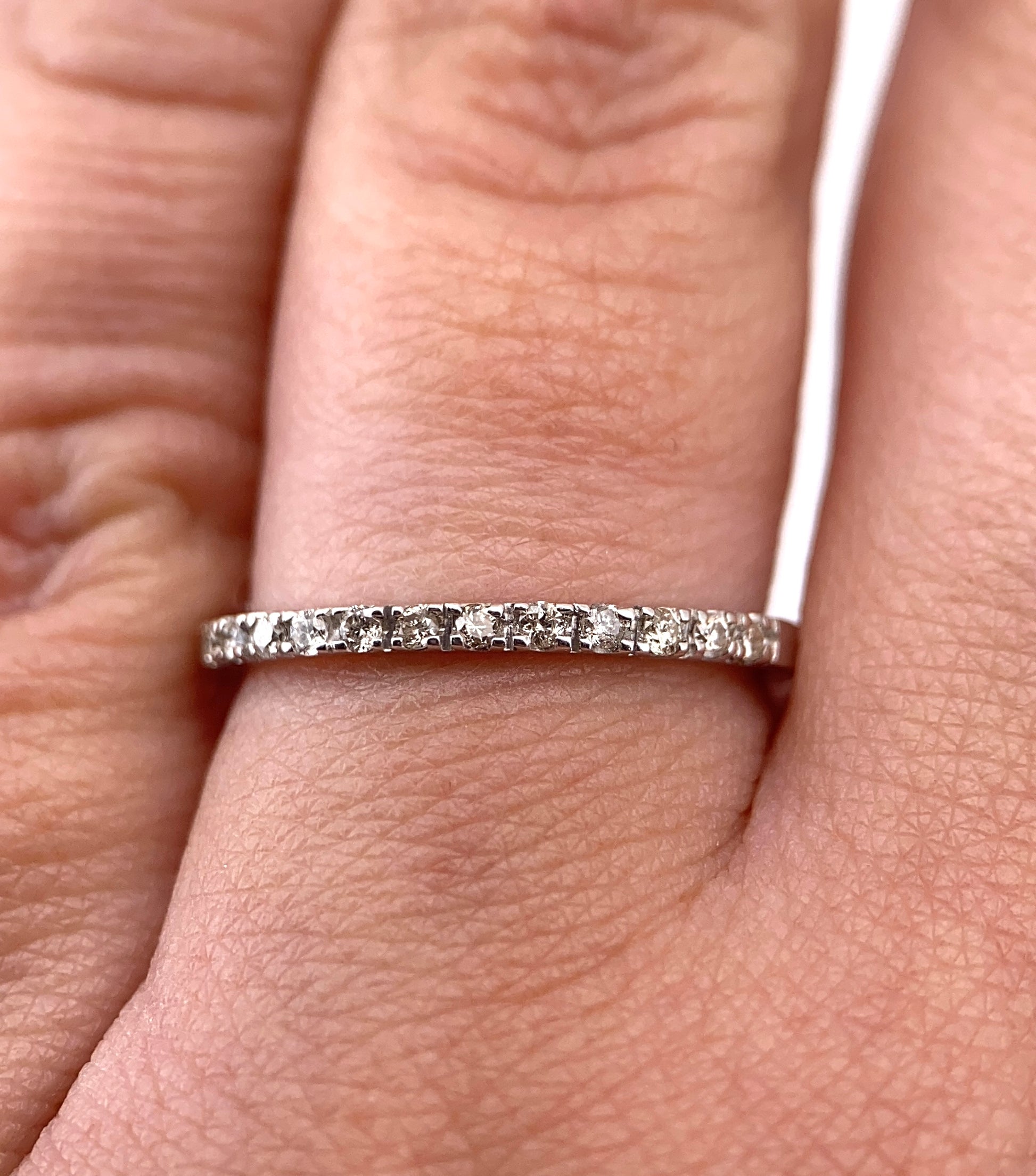 Churumbela Redonda 0.18ct Oro 14k Blanco.            OF2313