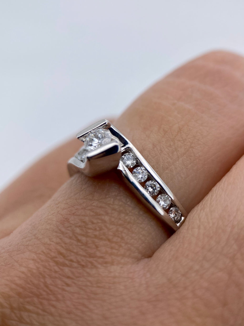 Oro Blanco 14k Redondo 0.16ct + 0.25ct de Diamantes Naturales                            Anillo Compromiso OF2032