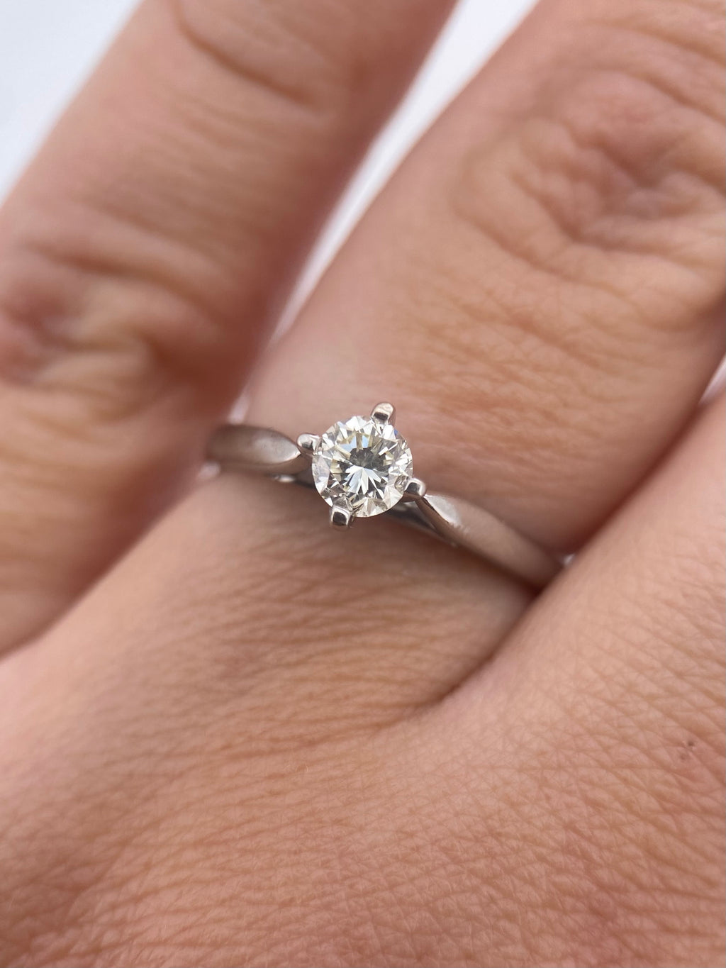 Oro Blanco 14k Redondo 0.40ct de Diamante Natural.                                                  Anillo Compromiso OF1873