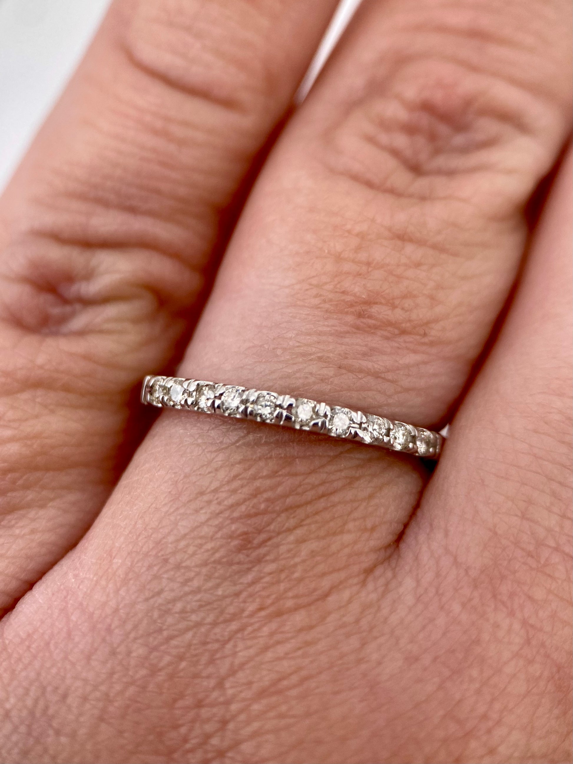 Churumbela Redonda 0.18ct Oro 14k Blanco.            OF2312