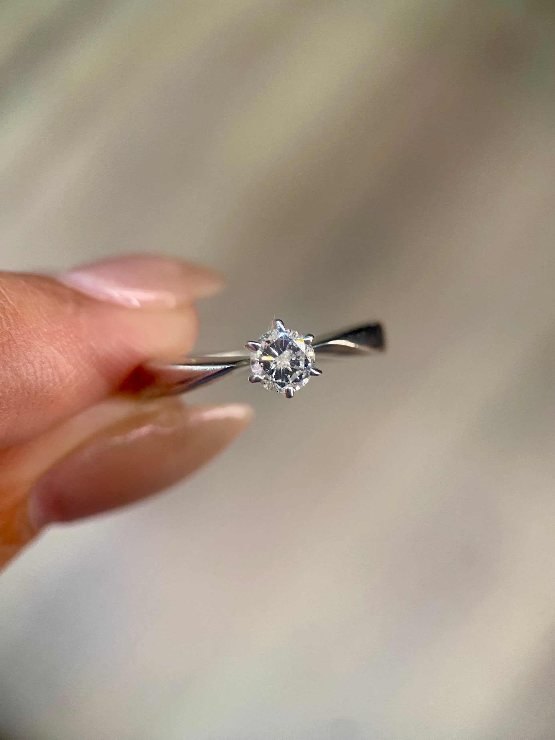 Oro Blanco 14k Redondo 0.40ct de Diamante Natural.                                                  Anillo Compromiso OF2185