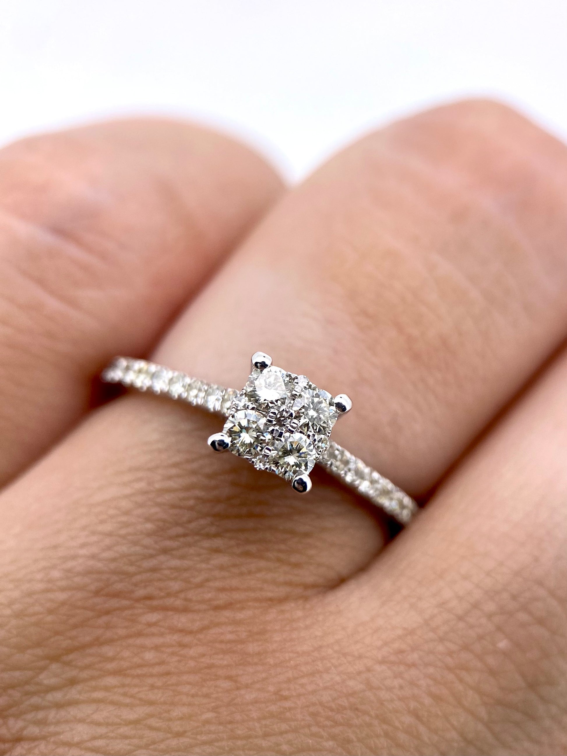 Oro Blanco 14k Princes 0.60ct  Diamante Natural.          Anillo OF2377