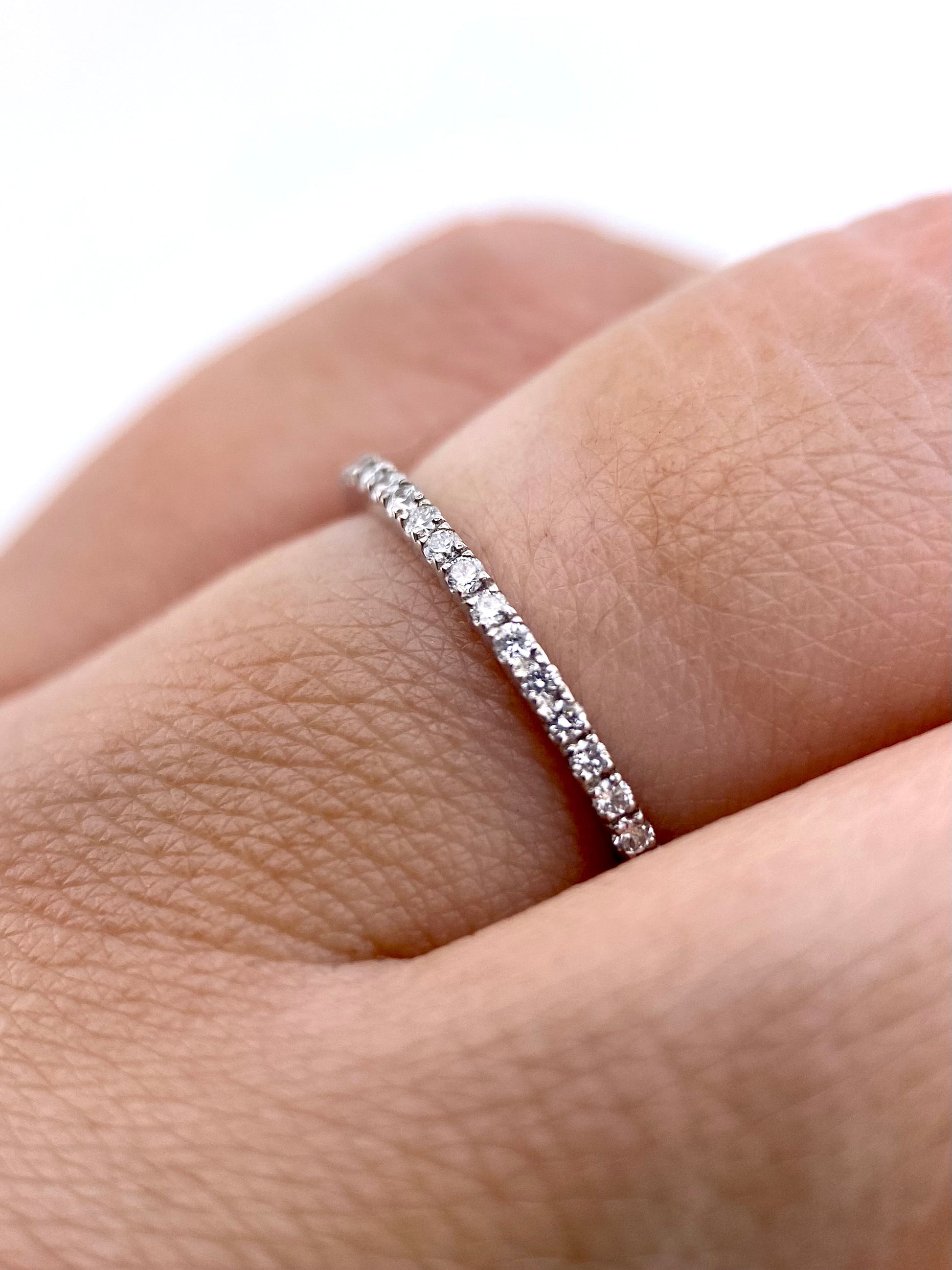 Churumbela Redonda 0.16ct Oro 14k Blanco.            OF2340