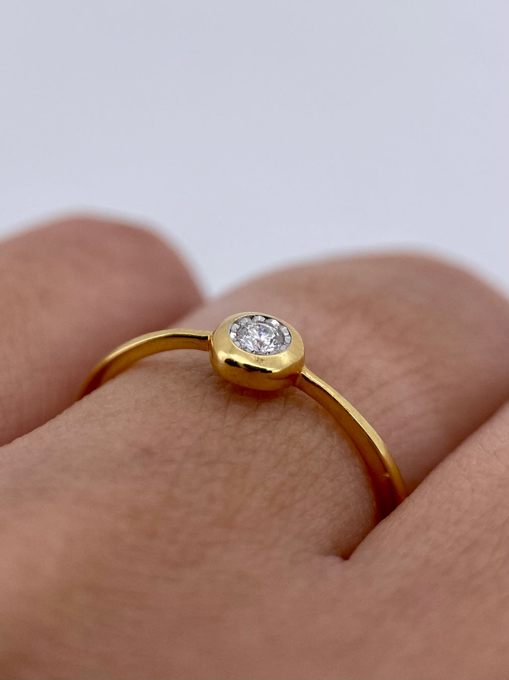 Oro Amarillo 14k Redondo 0.06ct de Diamante Natural                           Anillo Compromiso OF2053