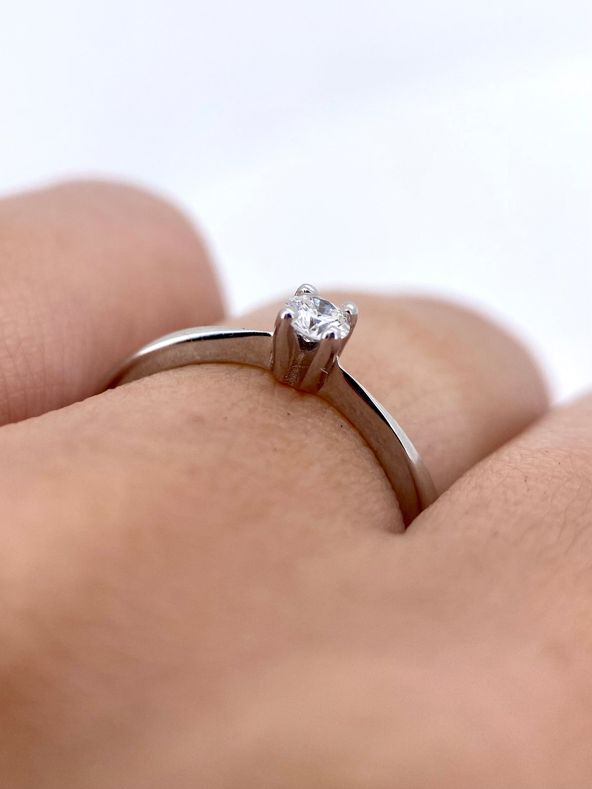 Oro Blanco 14k Redondo 0.13ct de Diamante Natural                                                  Anillo Compromiso OF2177