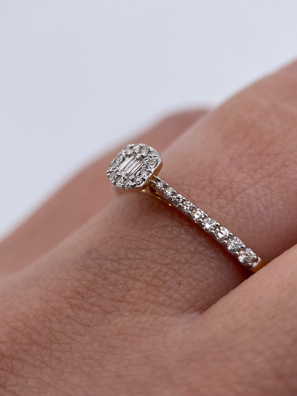 Oro Amarillo 14k Redondo 0.22ct de Diamantes Naturales                            Anillo Compromiso OF2199