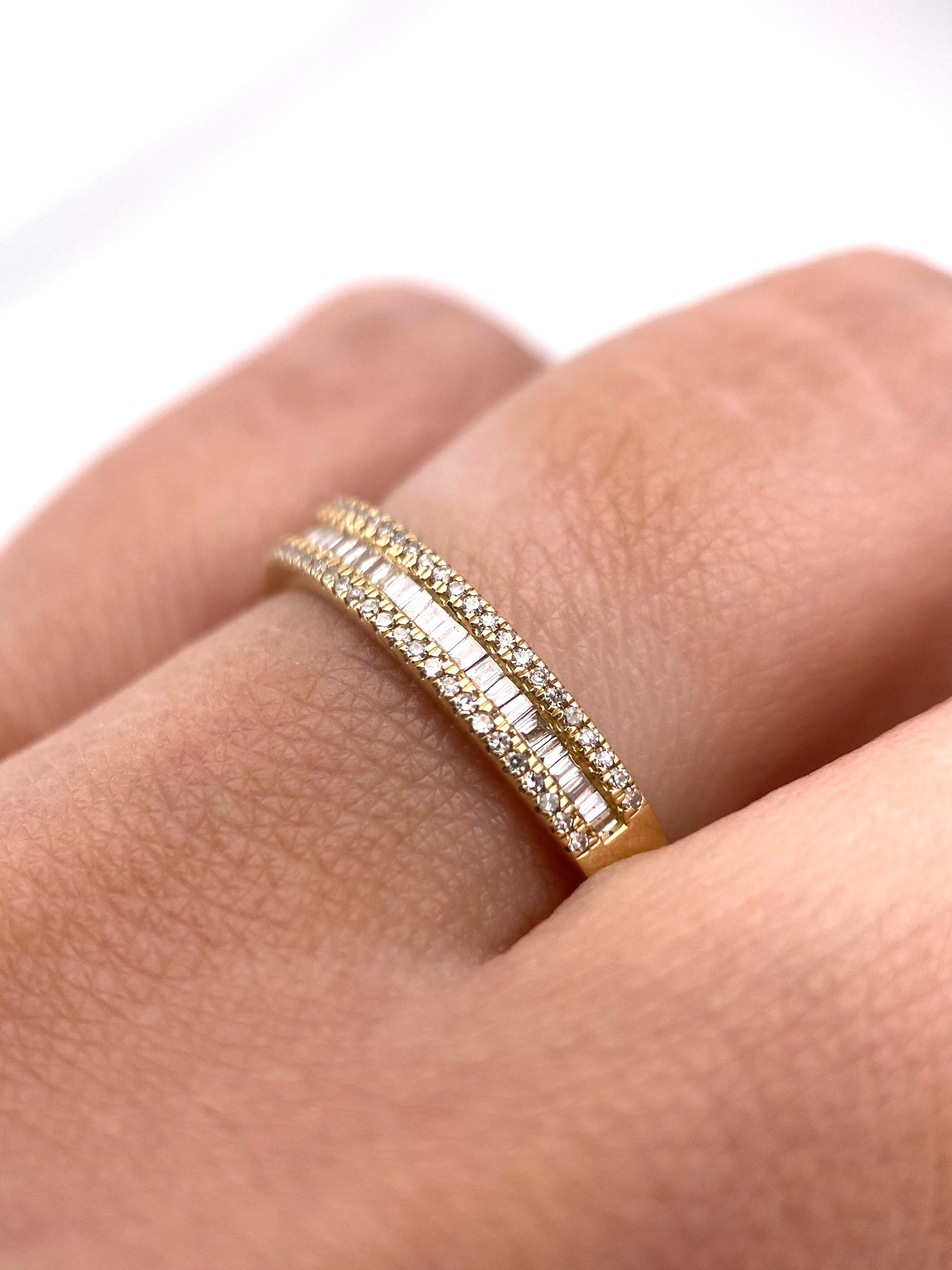 Churumbela con Baguettes 0.30ct Oro 14k Amarillo.            OF2220