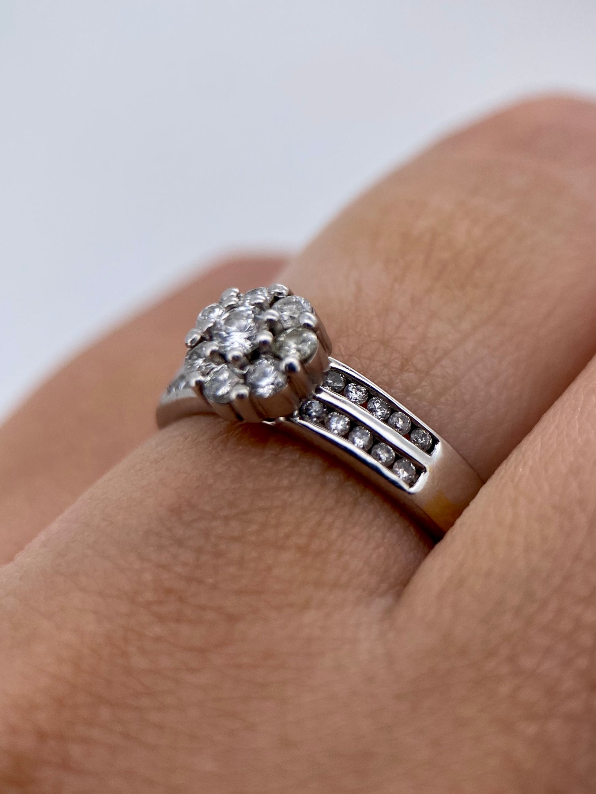 Oro Blanco 14k Redondo 0.39ct de Diamante Natural                                                  Anillo Compromiso OF1847