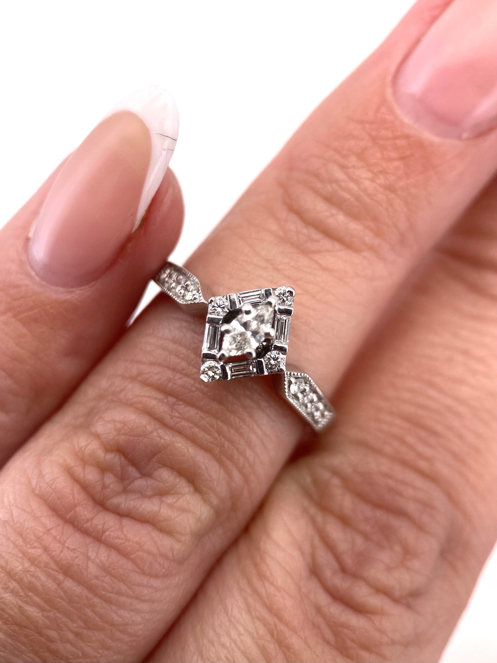 Oro Blanco 14k Marquise 0.14ct + 0.12L de Diamantes Naturales                            Anillo Compromiso OF2297