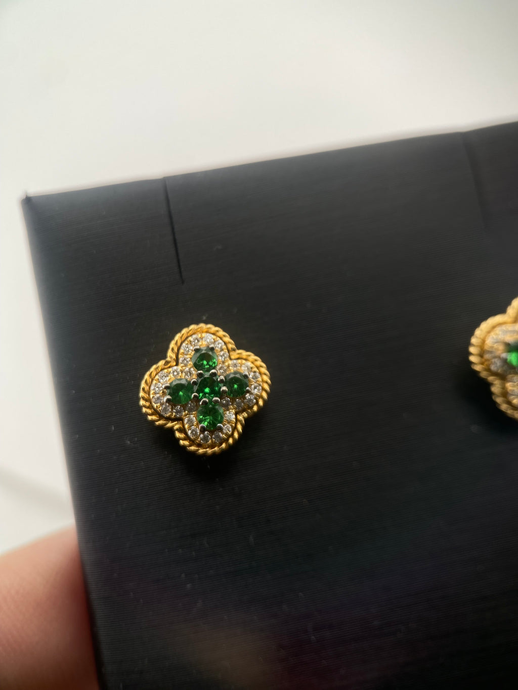 Broquel 0.60ct Oro 14k Amarillo