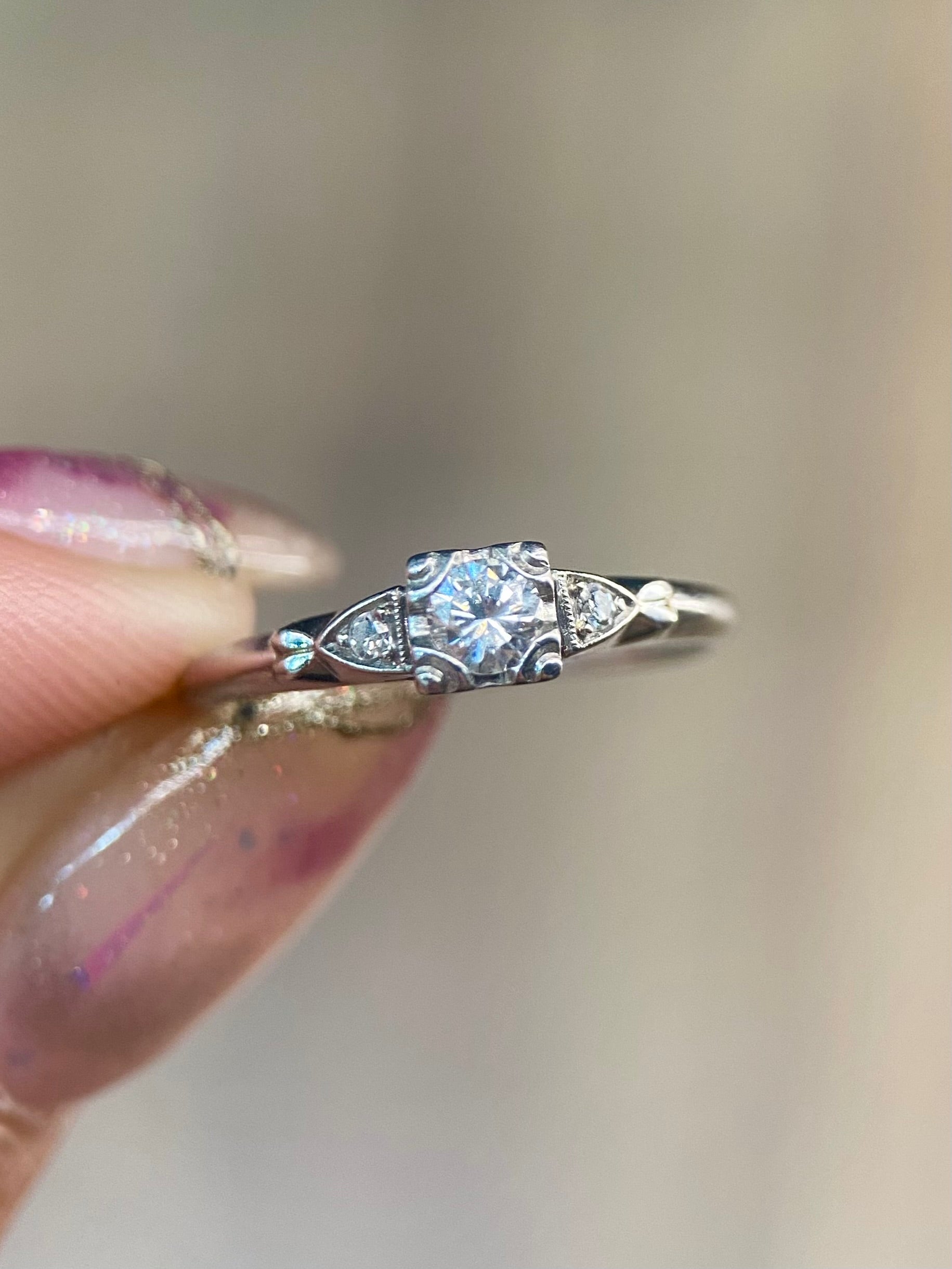 Oro Blanco 14k Redondo 0.15ct de Diamantes Naturales                            Anillo Compromiso OF1631