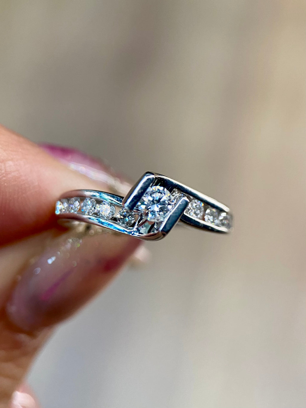 Oro Blanco 14k Redondo 0.16ct + 0.25ct de Diamantes Naturales                            Anillo Compromiso OF2032