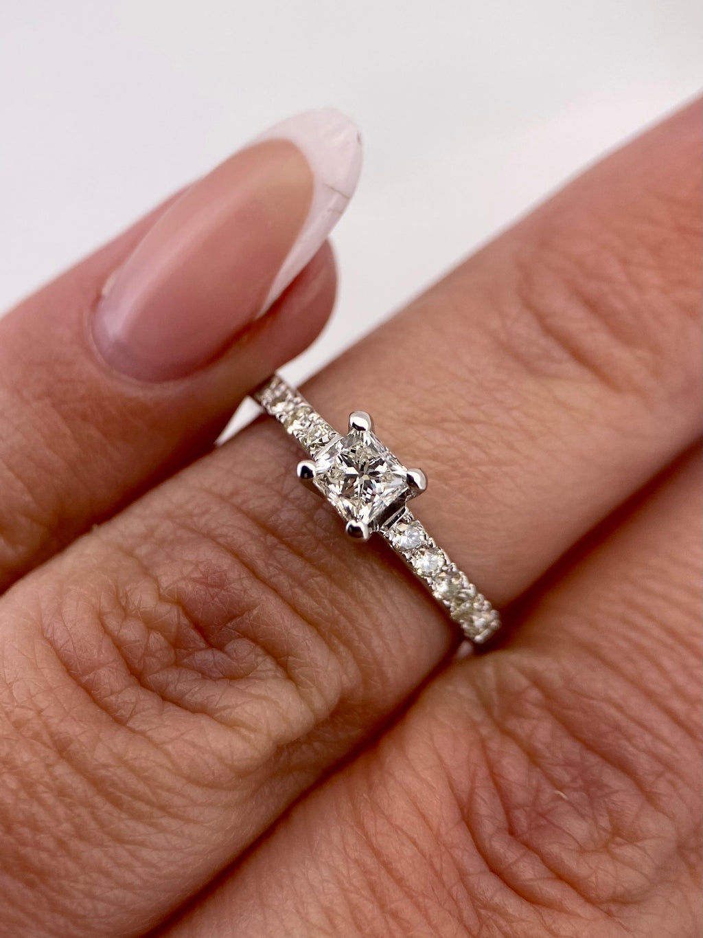 Oro Blanco 14k Princes 0.35ct de Diamante Natural GIA                                        Anillo Compromiso OF2304