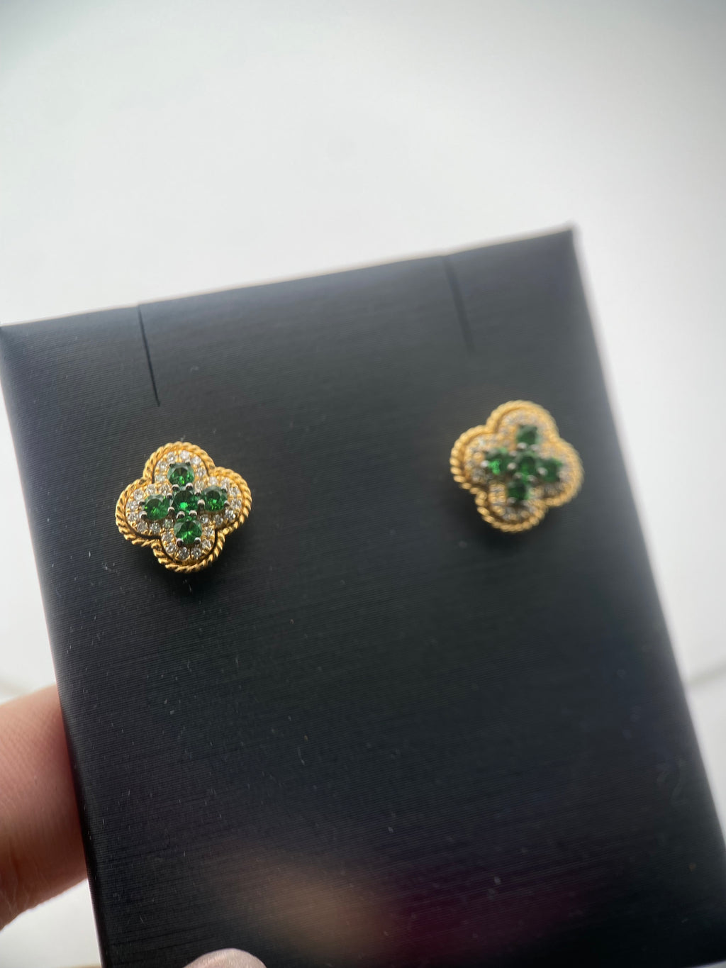 Broquel 0.60ct Oro 14k Amarillo