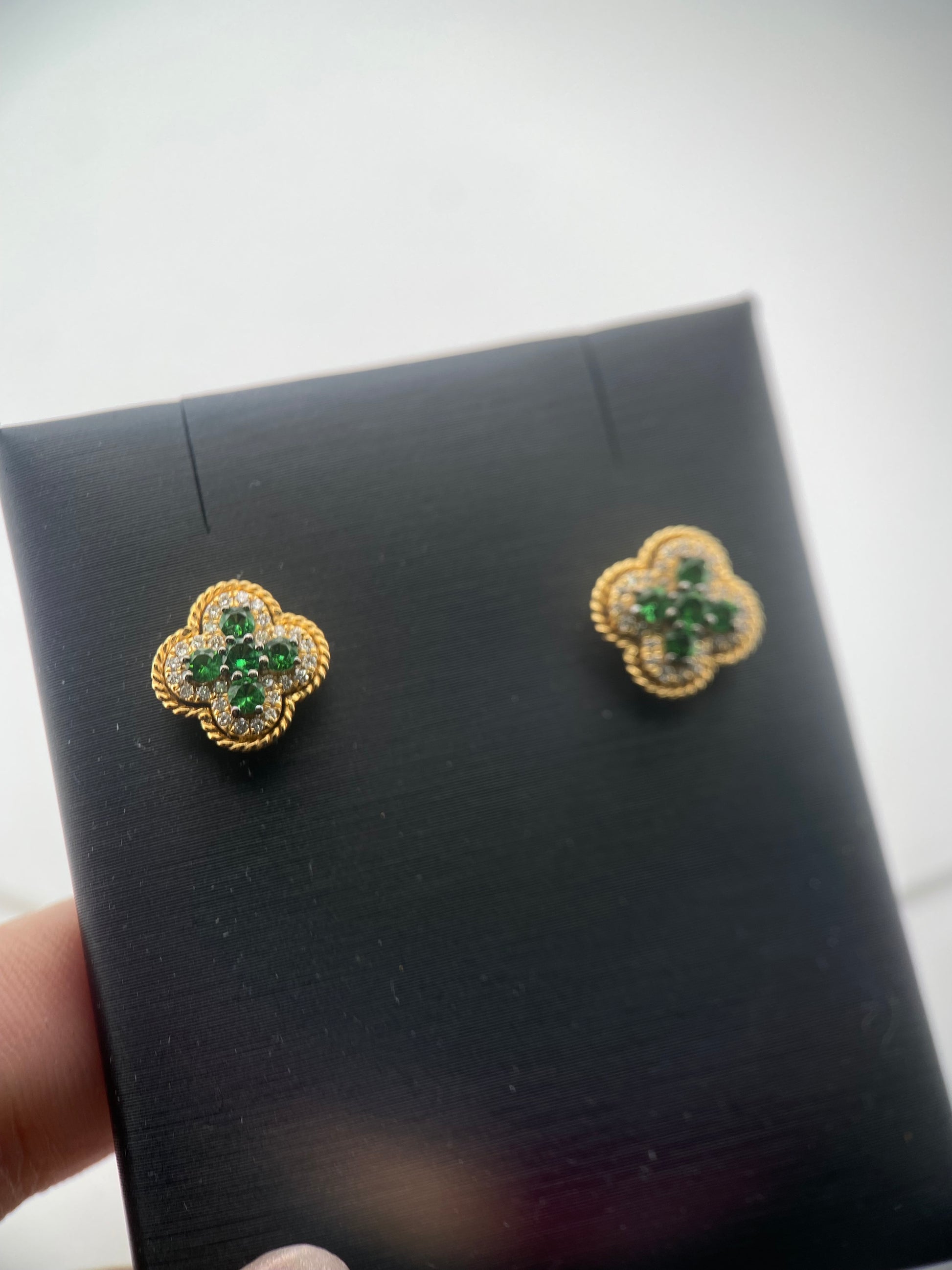 Broquel 0.60ct Oro 14k Amarillo