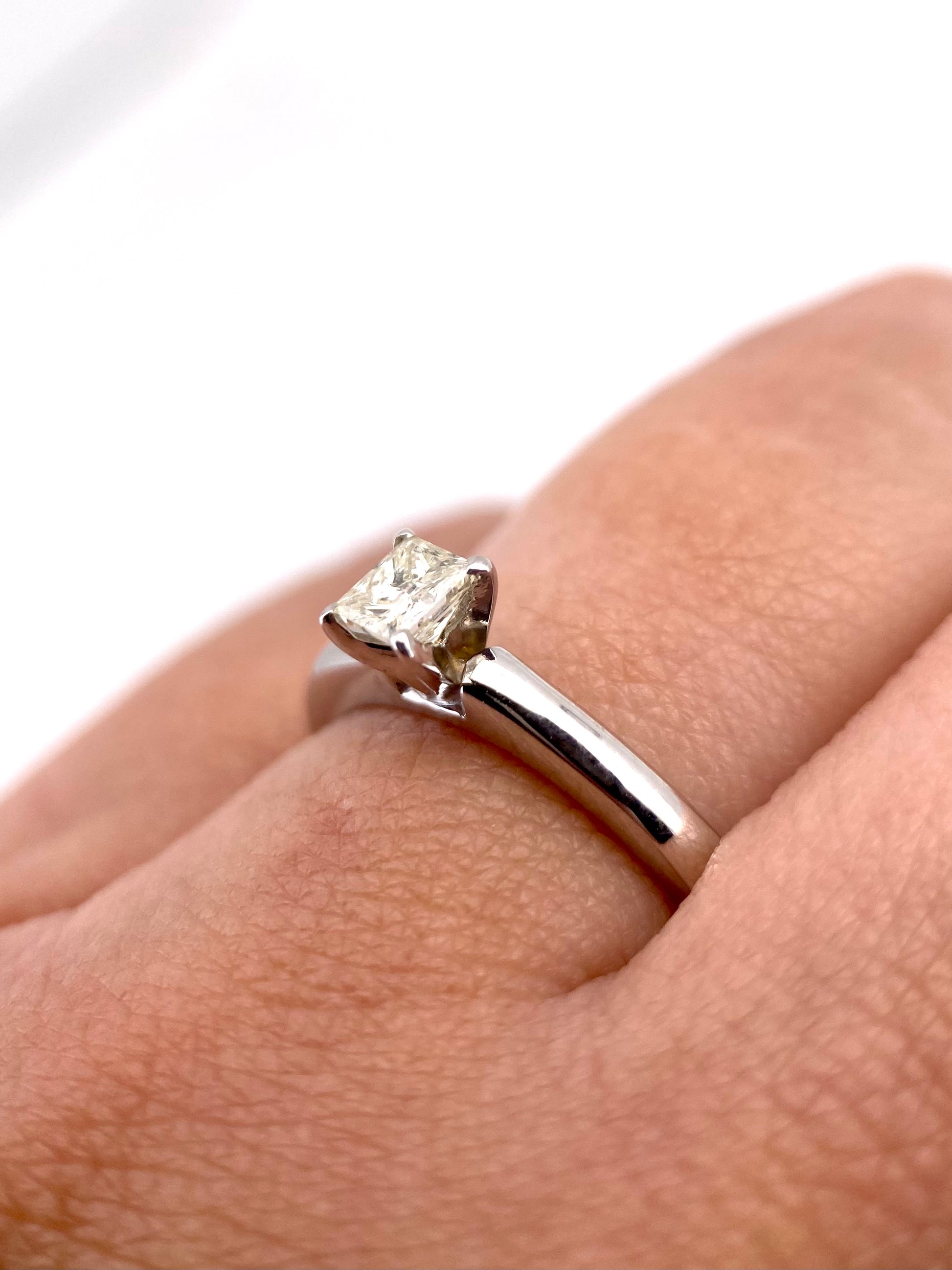 Oro Blanco 14k Princes 0.35ct de Diamante Natural                                        Anillo Compromiso OF2303