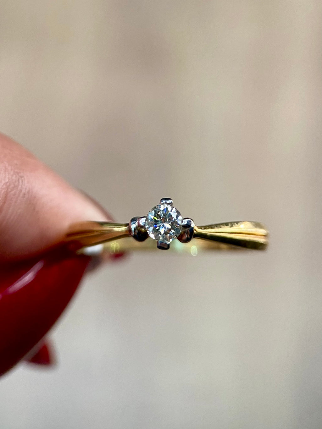 Oro Amarillo 14k Redondo 0.15ct de Diamante Natural                              Anillo Compromiso OF1518