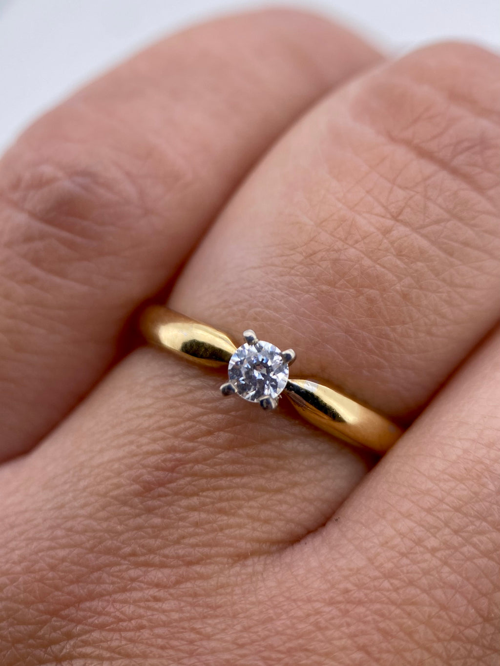 Oro Amarillo 14k Redondo 0.15ct de Diamante Natural                              Anillo Compromiso OF2095