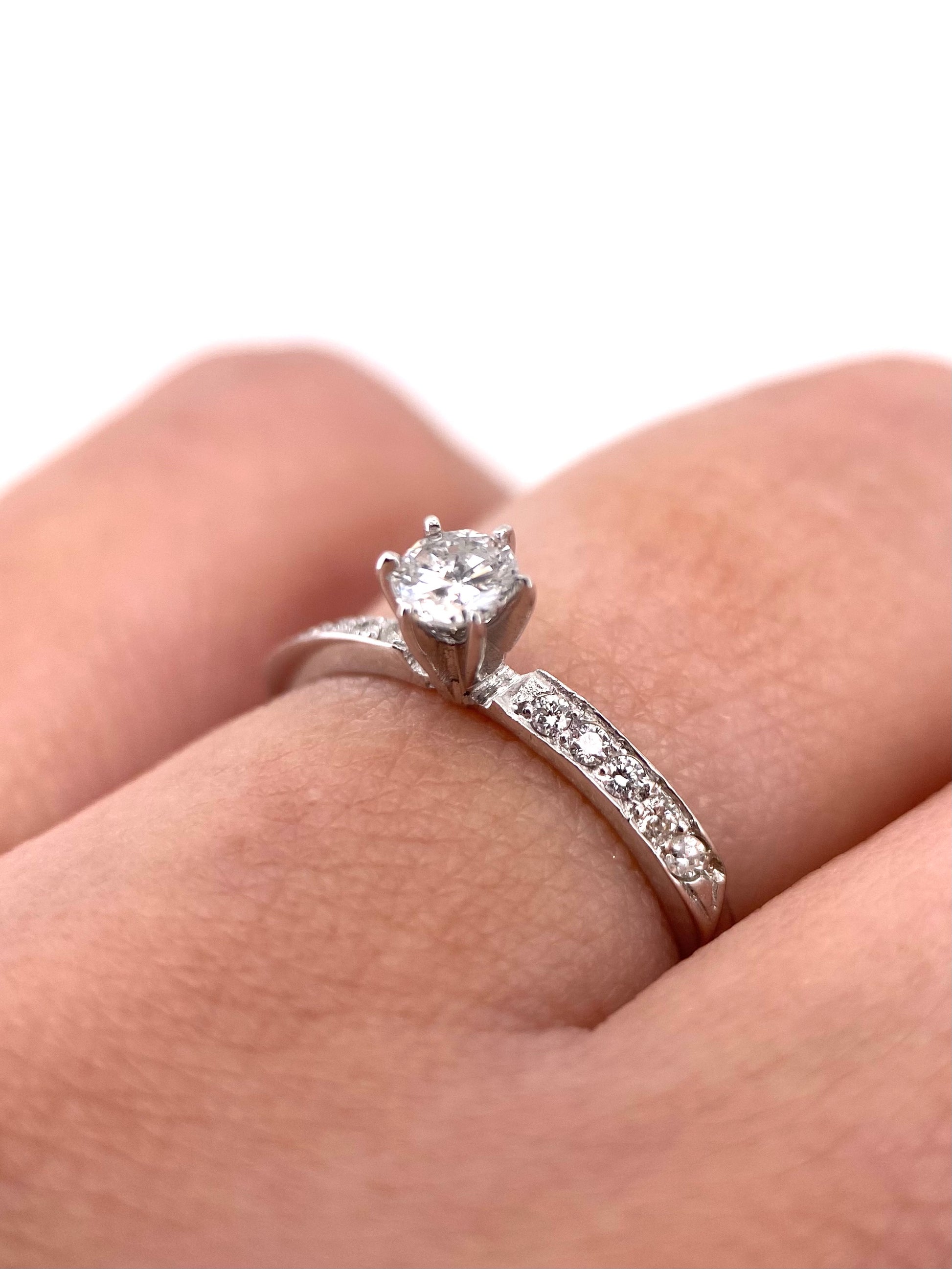 Oro Blanco 14k Redondo 0.20ct + 0.10ct Lde Diamantes Naturales                            Anillo Compromiso OF2307