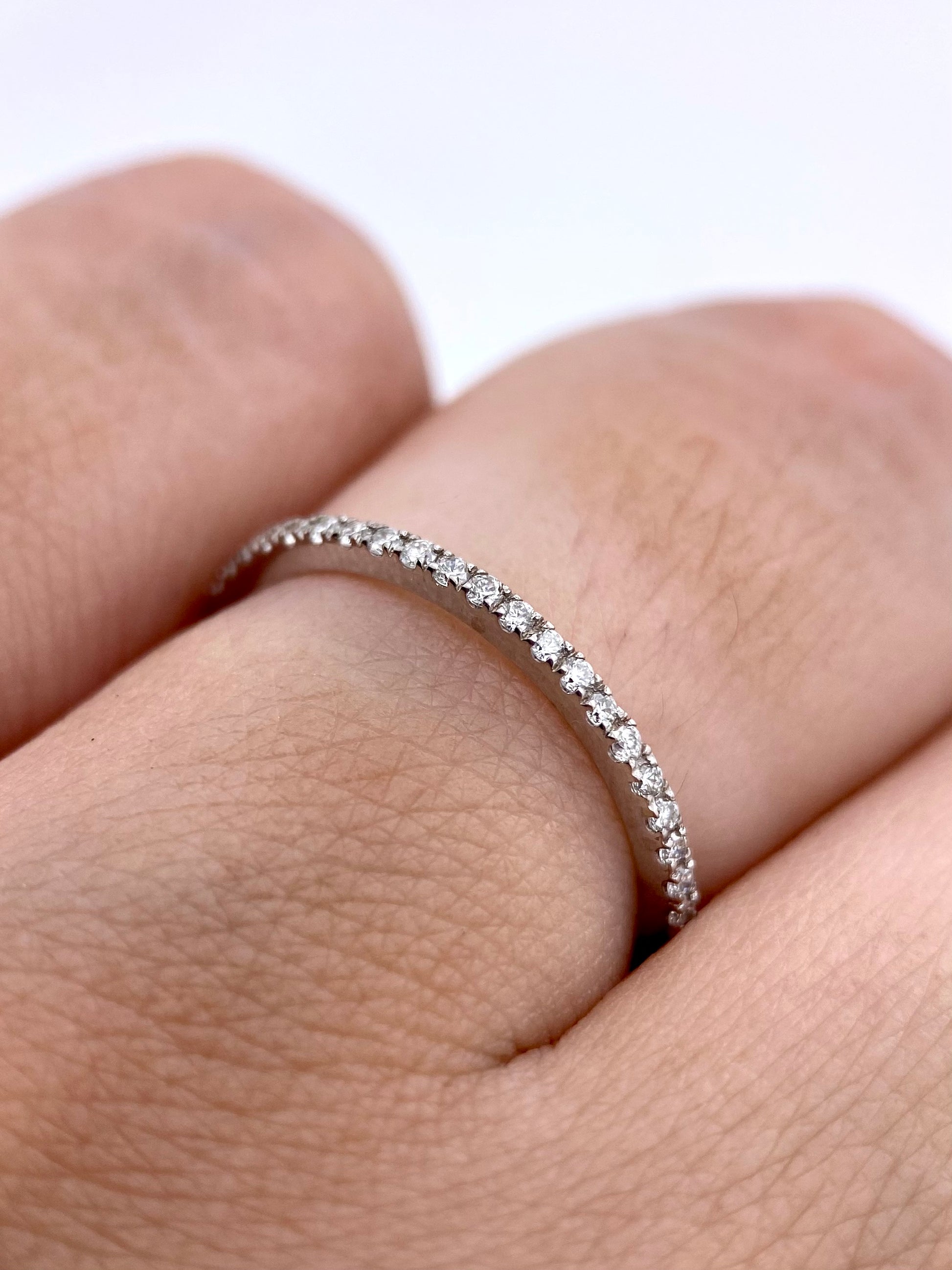 Churumbela Redonda 0.16ct Oro 14k Blanco.            OF2340