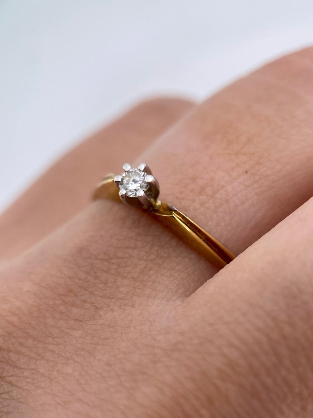 Oro Amarillo 14k Redondo 0.12ct de Diamante Natural                              Anillo Compromiso OF1512