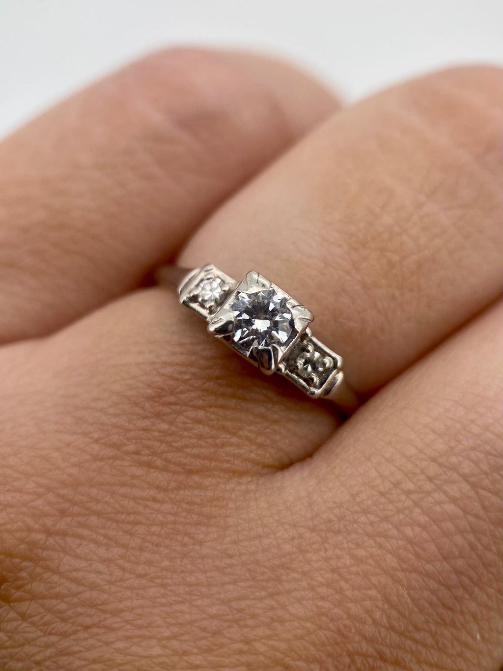 Oro Blanco 14k Princess 0.20ct +0.04ct L de Diamantes Naturales                            Anillo Compromiso OF1888