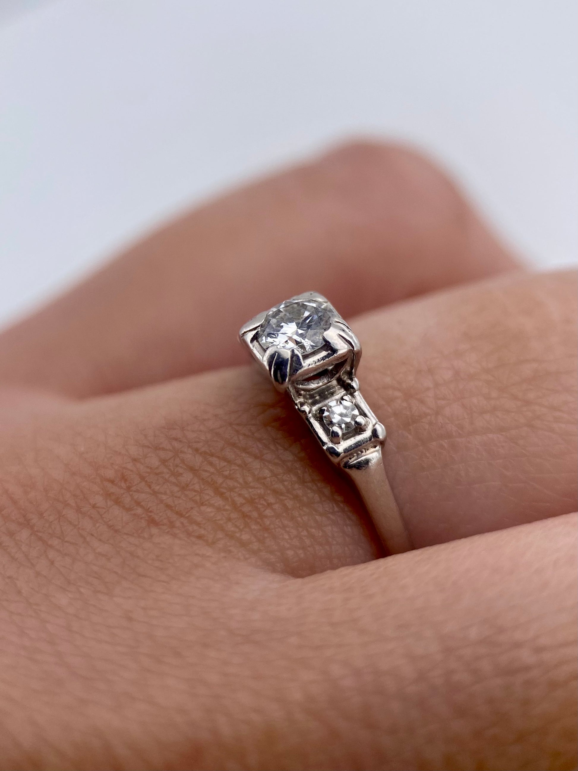 Oro Blanco 14k Princess 0.20ct +0.04ct L de Diamantes Naturales                            Anillo Compromiso OF1888