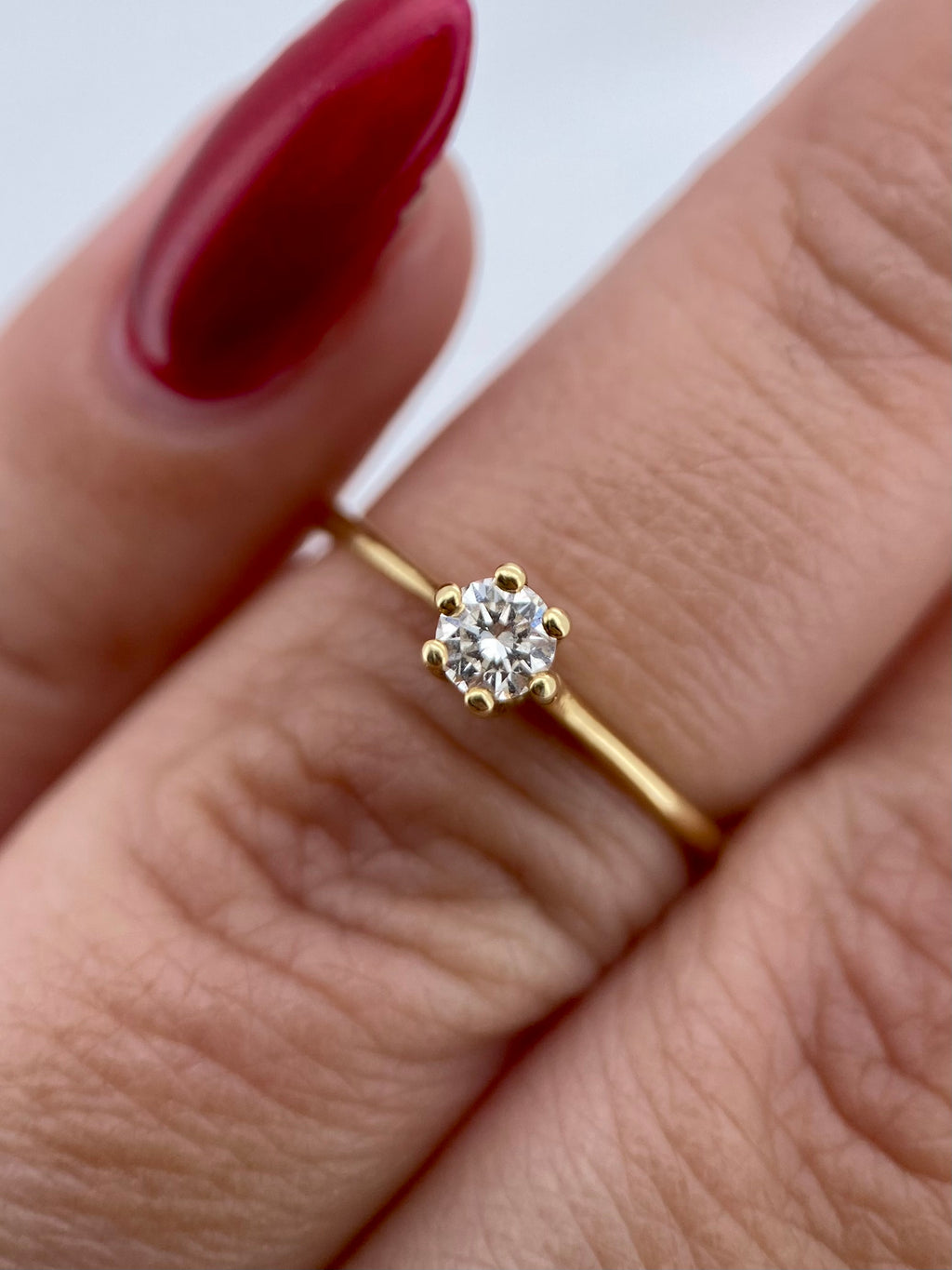 Oro Amarillo 14k Redondo 0.16ct de Diamante Natural                              Anillo Compromiso OF1706