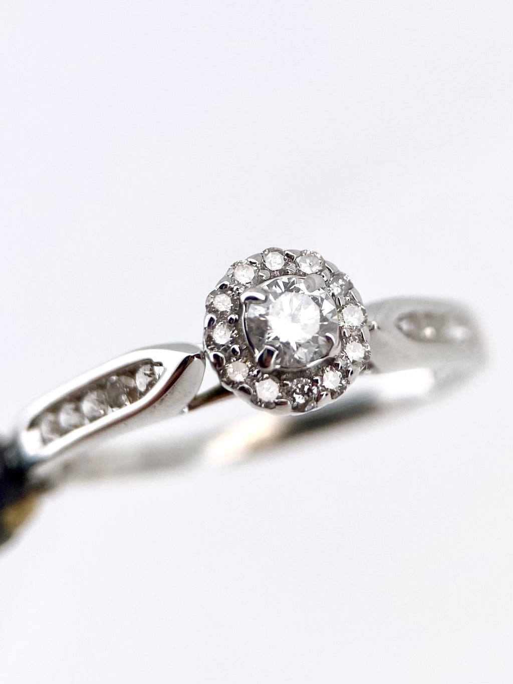 Oro Blanco 14k Redondo 0.25 + 0.15L de Diamantes Naturales                            Anillo de compromiso OF2325