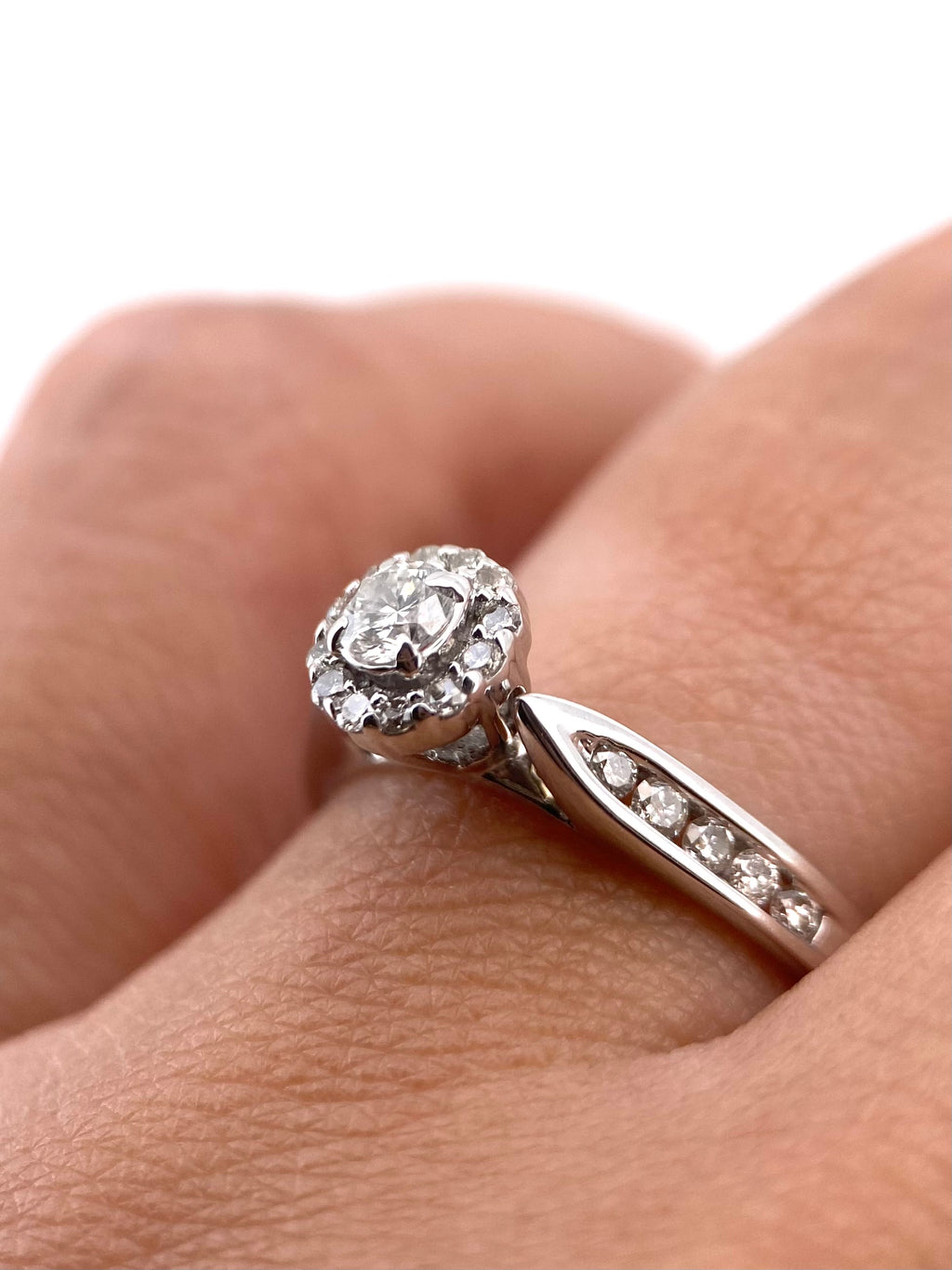 Oro Blanco 14k Redondo 0.25 + 0.15L de Diamantes Naturales                            Anillo de compromiso OF2325