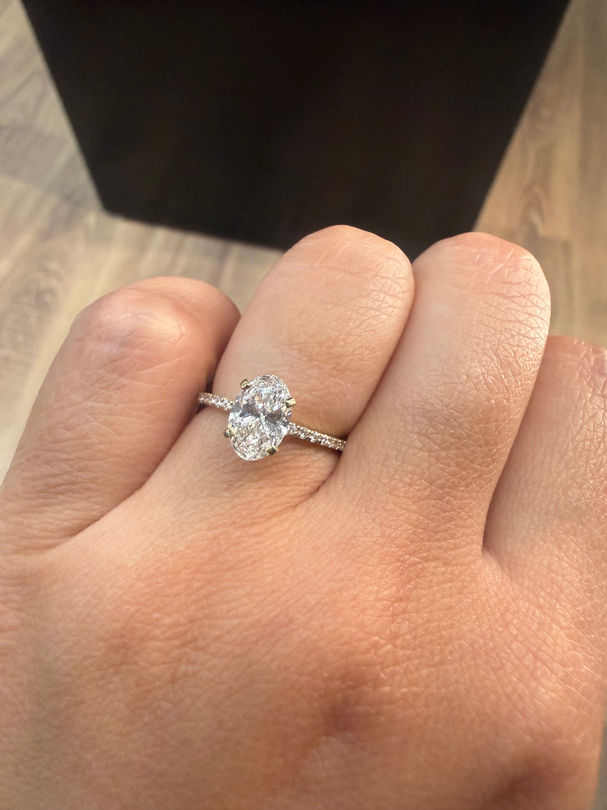 Diamante Laboratorio IGI Oval 1.00ct+0.16ct Oro Amarillo-Anillo de Compromiso