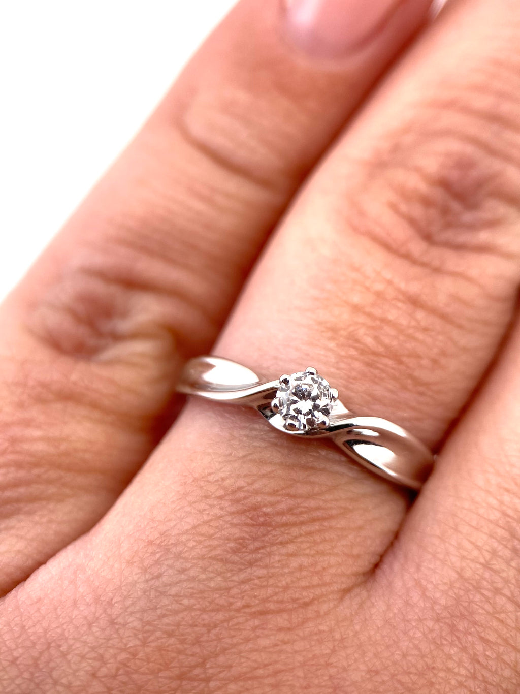 Oro Blanco 14k Redondo 0.18ct de Diamantes Naturales                            Anillo Compromiso OF2306