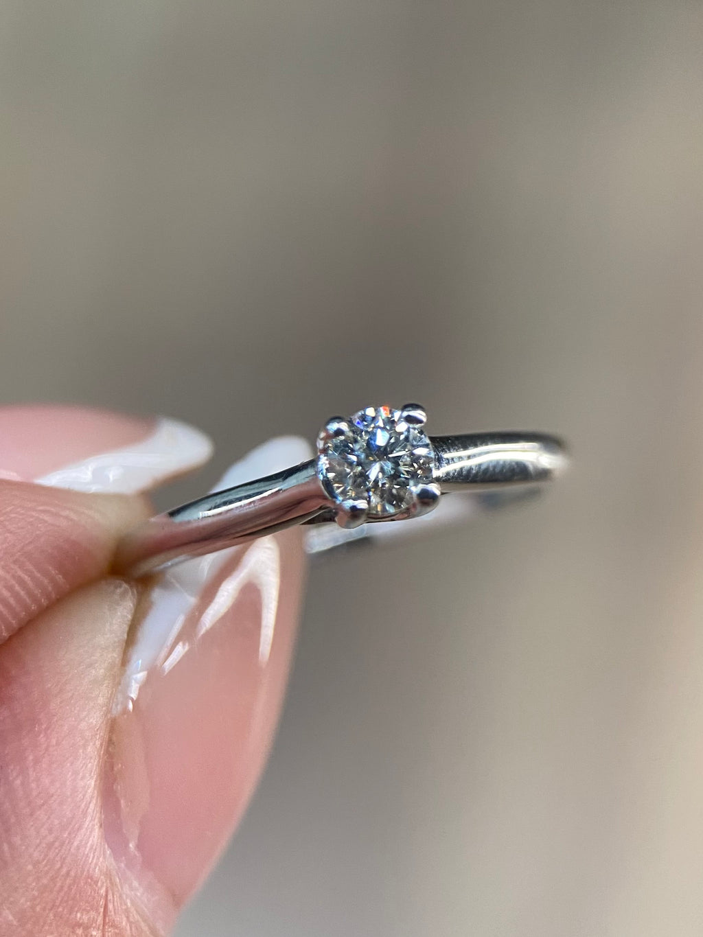 Oro Blanco 14k Redondo 0.20ct de Diamante Natural                                                  Anillo Compromiso OF2305