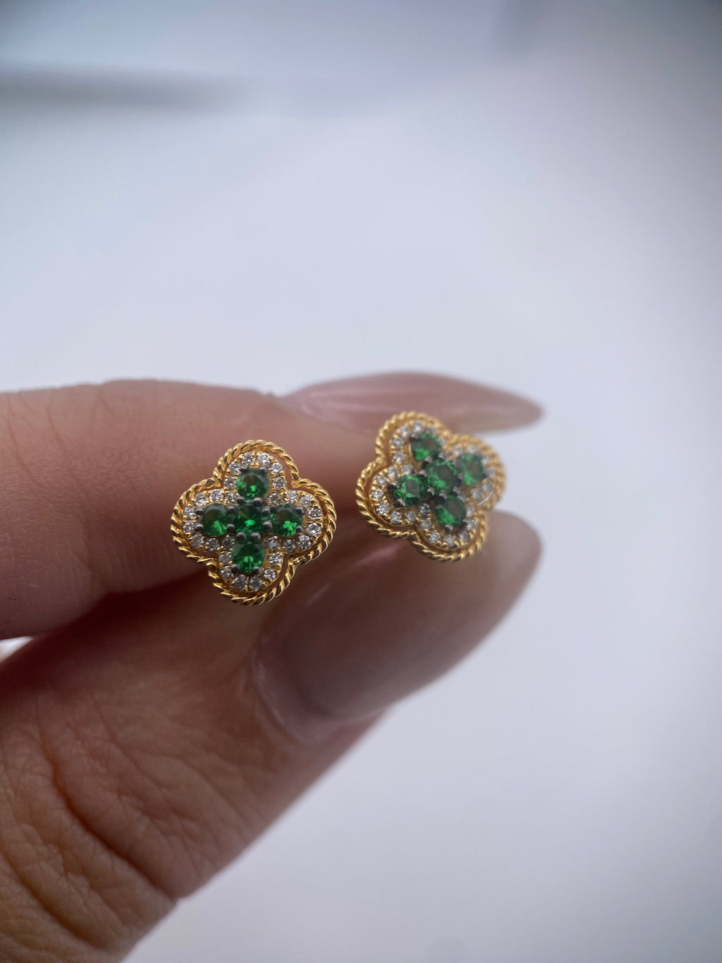 Broquel 0.60ct Oro 14k Amarillo